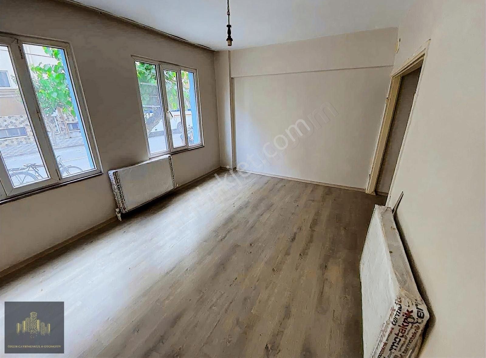 Manisa Akhisarda Efem Gayrimenkulden Hilaliyede 1+1 Kiralık!!