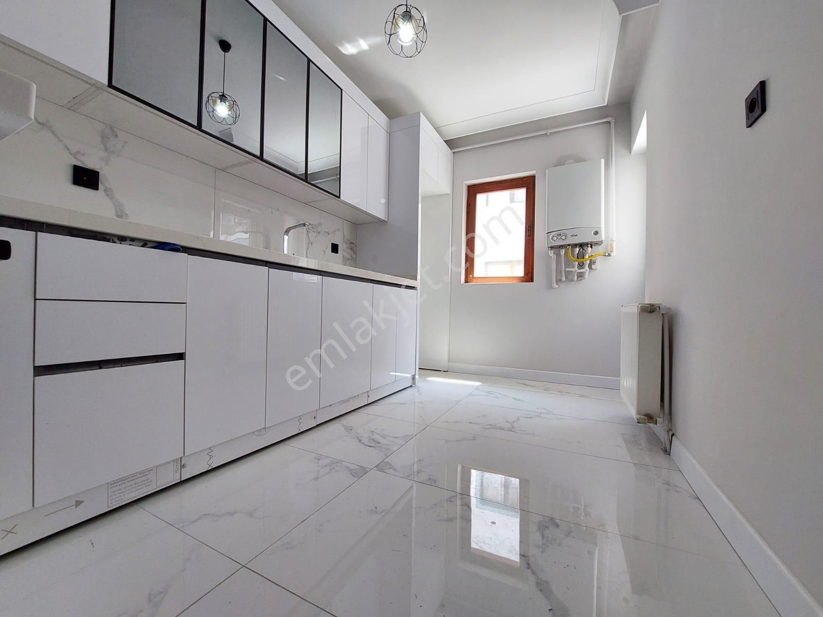 Süvari Mah Satılık 3+1 Arakat Ön Cephe Full Yapılı Geniş Daire