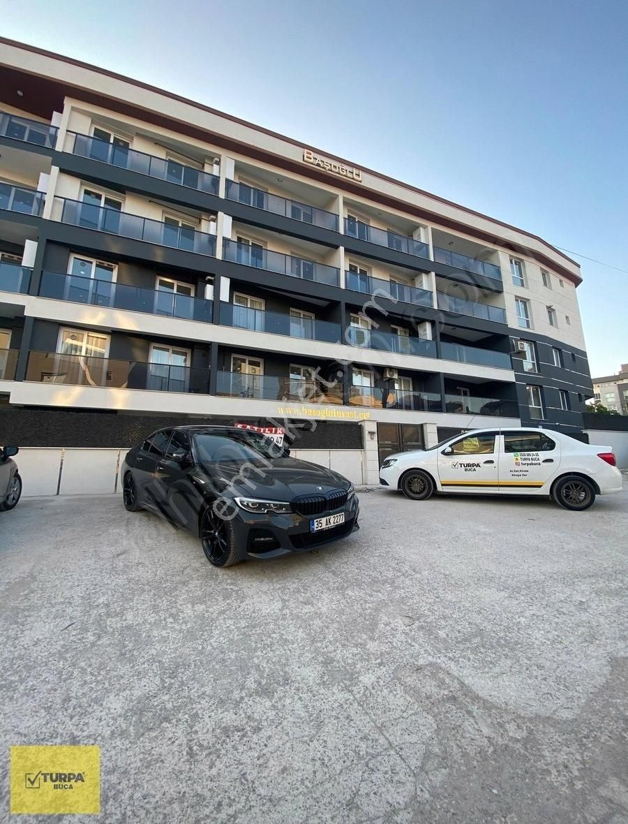 Turpa Buca'dan Havuz Cephede Arakat Balkonlu Full Eşyalı