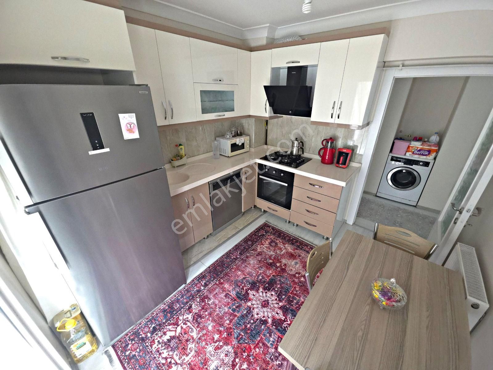 Atatürk Mh'de 3+1 120m² Asansörlübağımsız Ara Katta Ön Cephe Daire