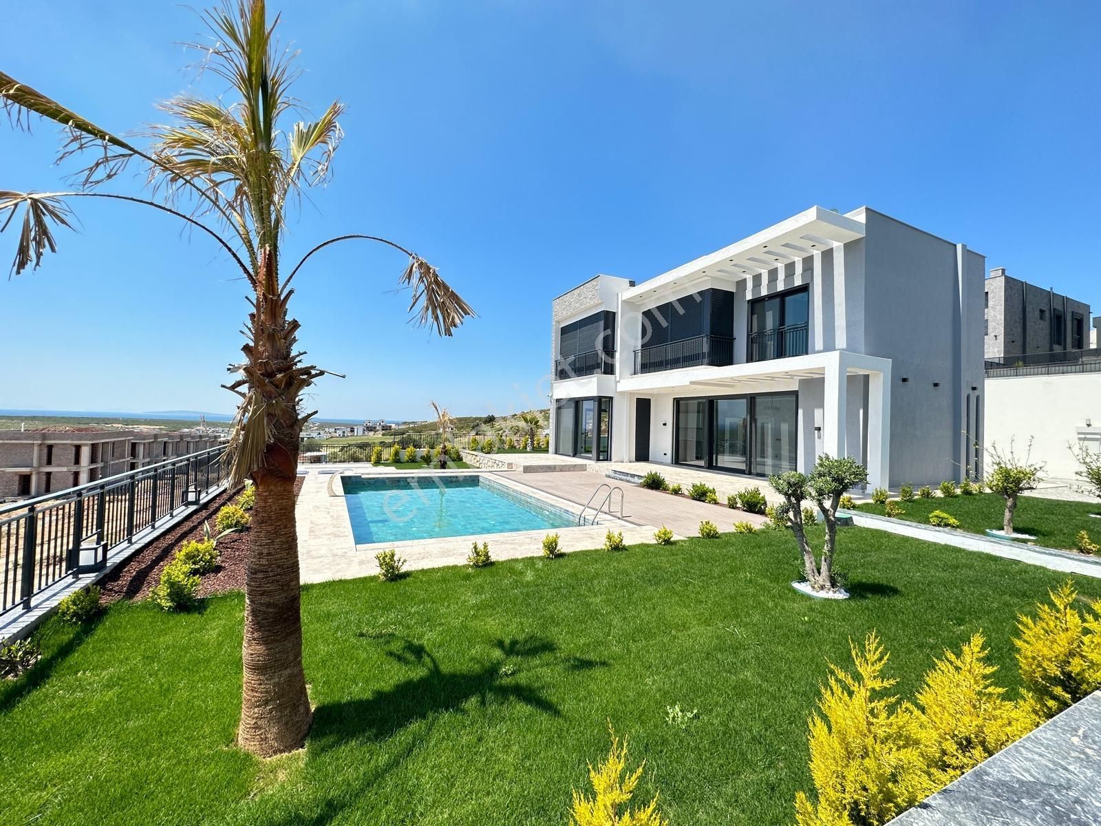 Didimde 500 M2 Arsa İçinde Akıllı Sistemli 4+1 Havuzlu Tam Müstakil Villamız Satılıktır