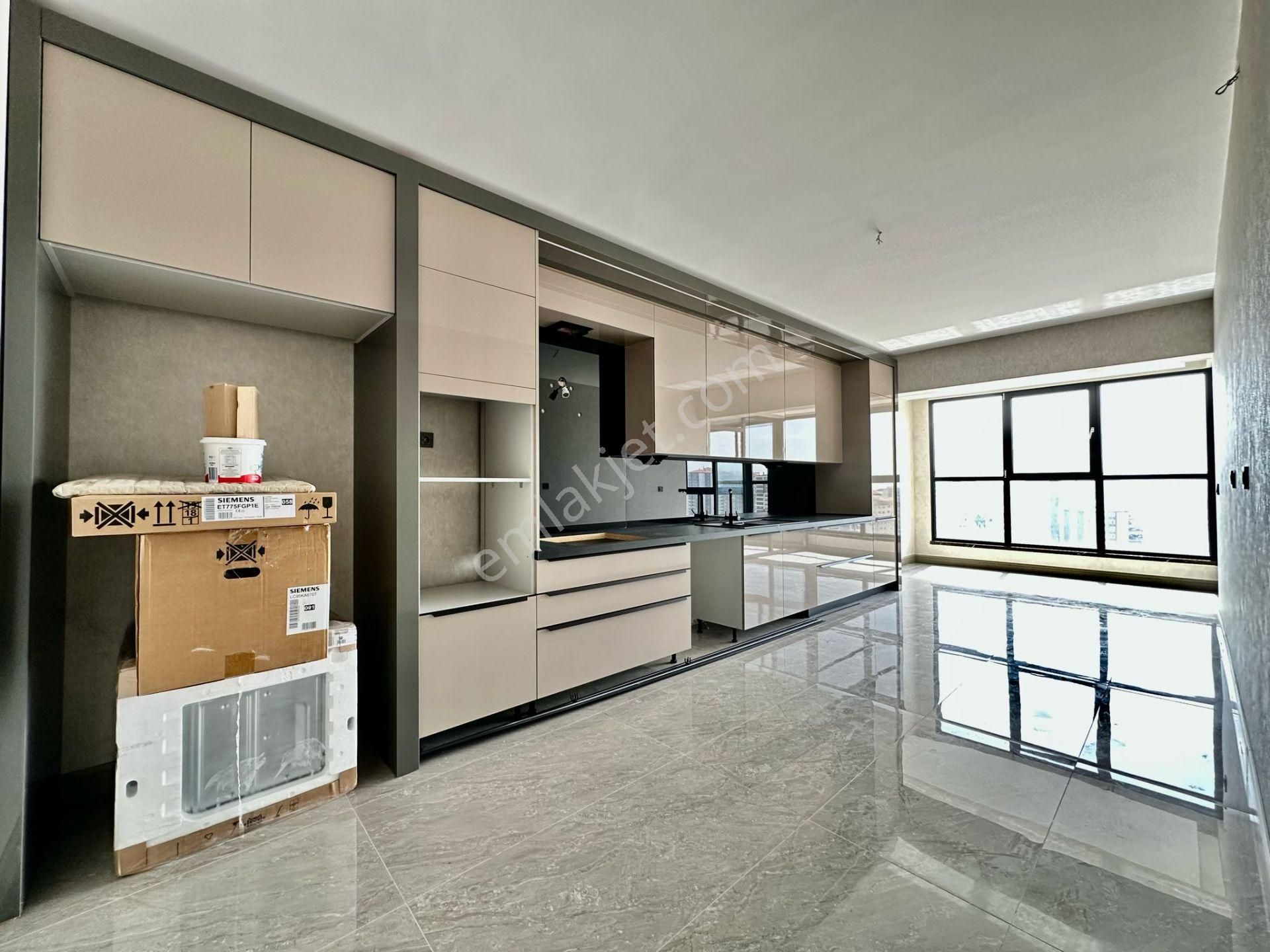 Kalecik Emlak'tan Giyinme Odalı Çift Asansör Teras Balkon 4+1