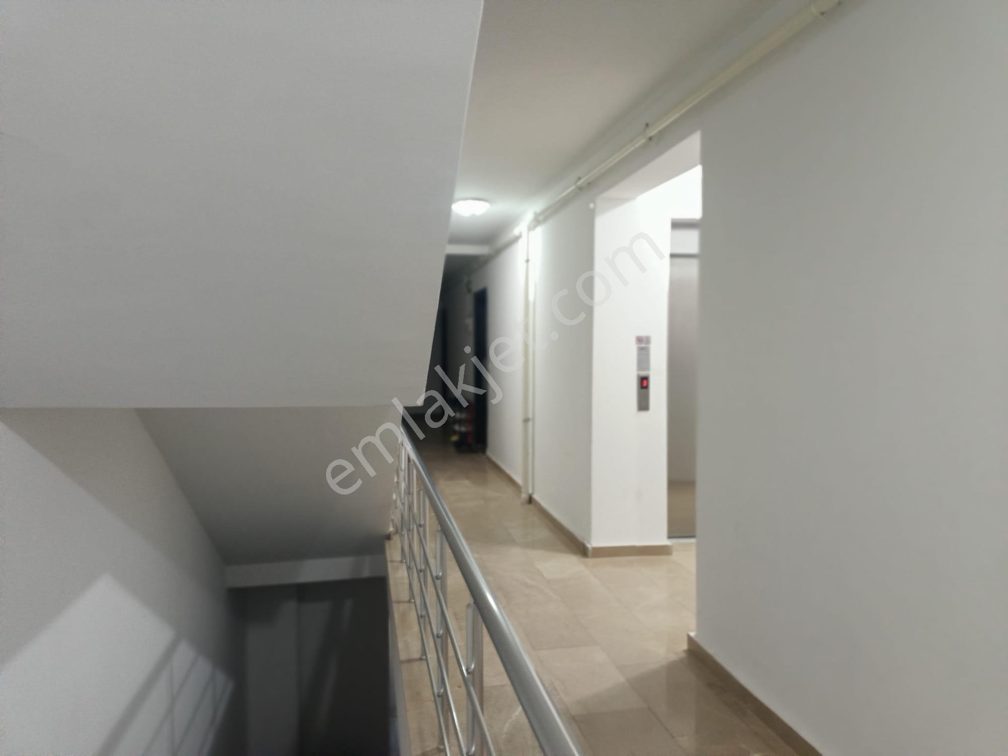 Üniversite Yakınında Kiralık 2+1 Daire Deniz Manzaralı - Görsel 3