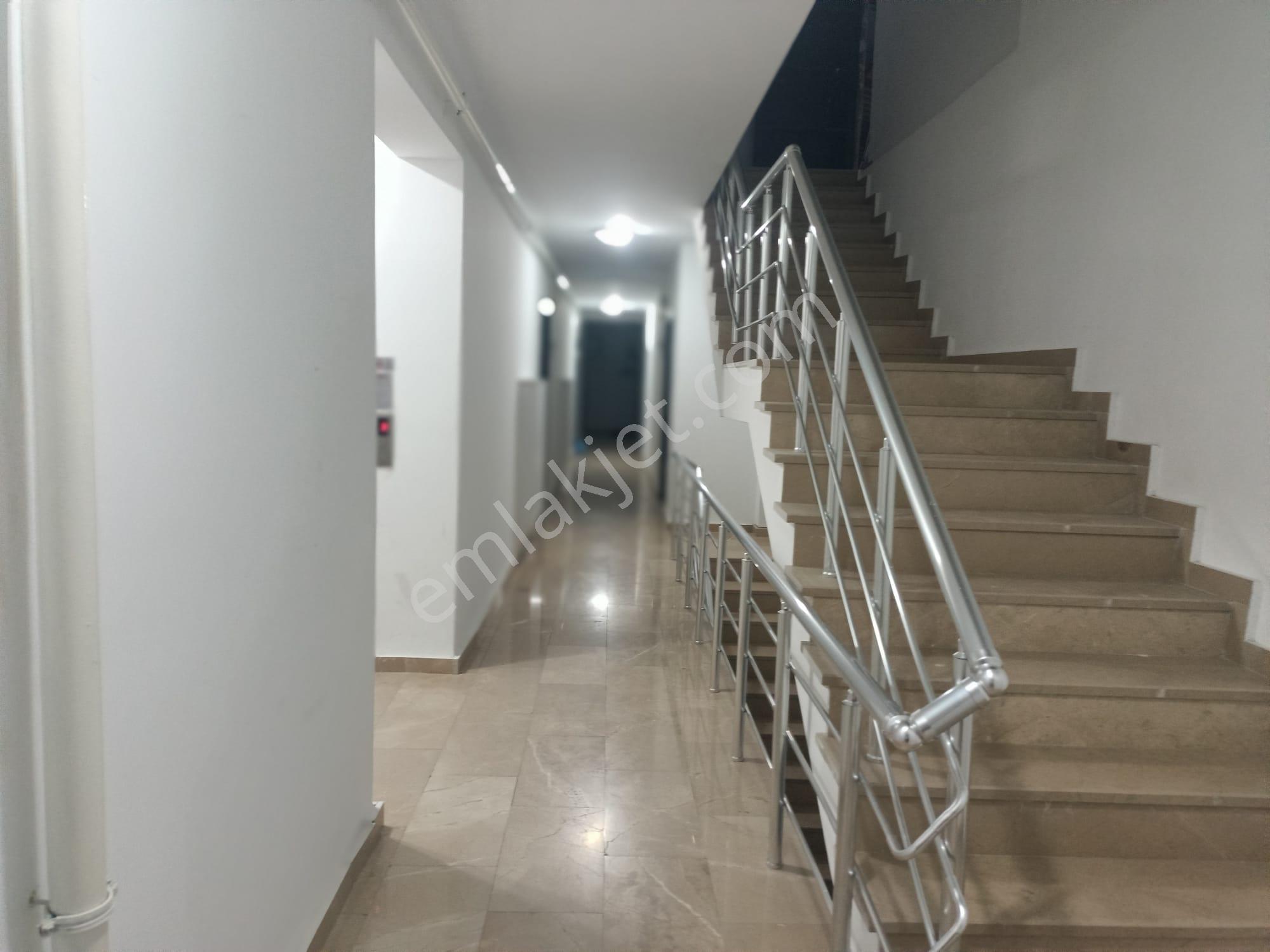 Üniversite Yakınında Kiralık 2+1 Daire Deniz Manzaralı - Görsel 4