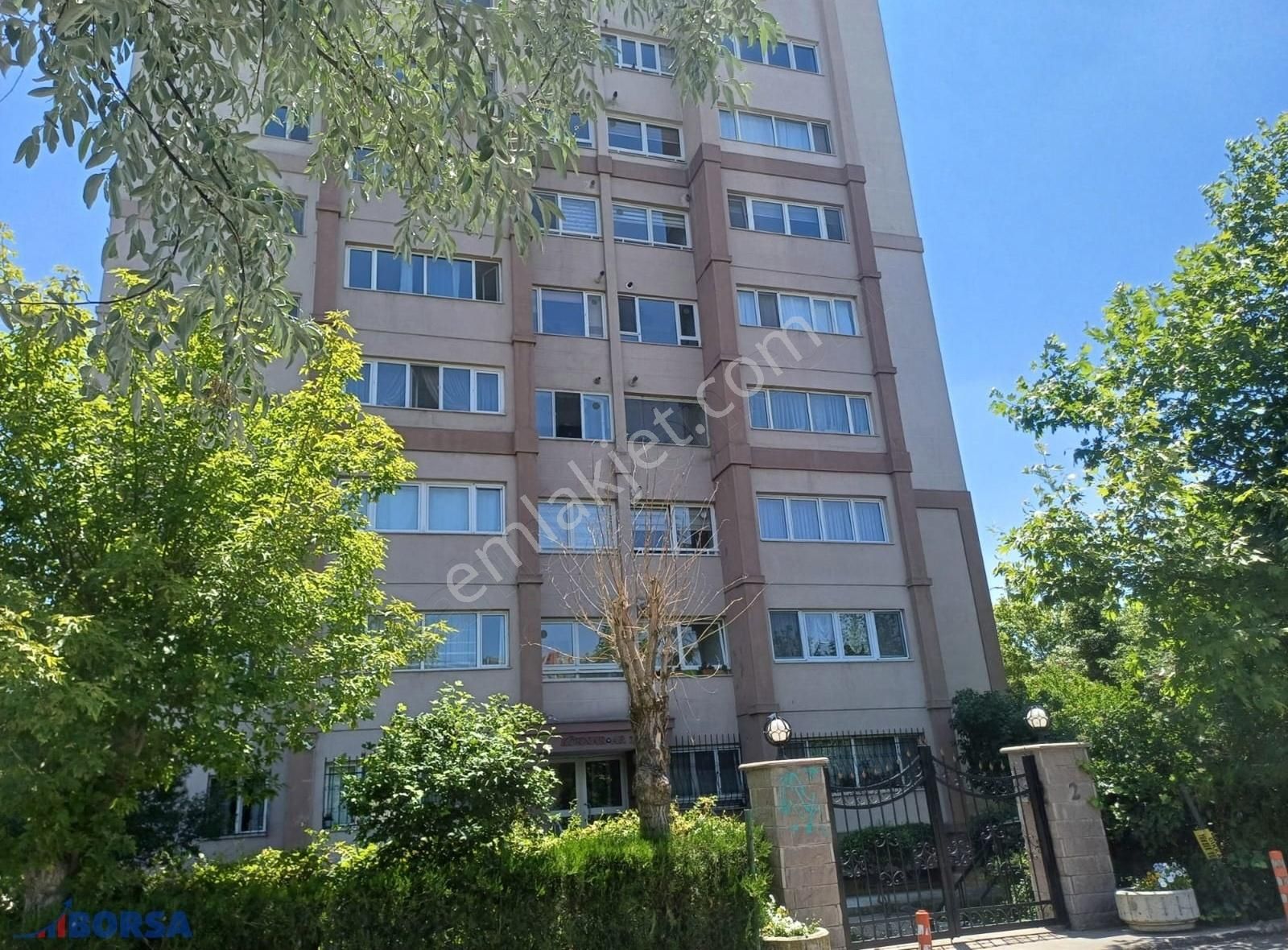 Koru Mah. Köknar Apartmanı Koru Metro Durağının Yanında Satılık