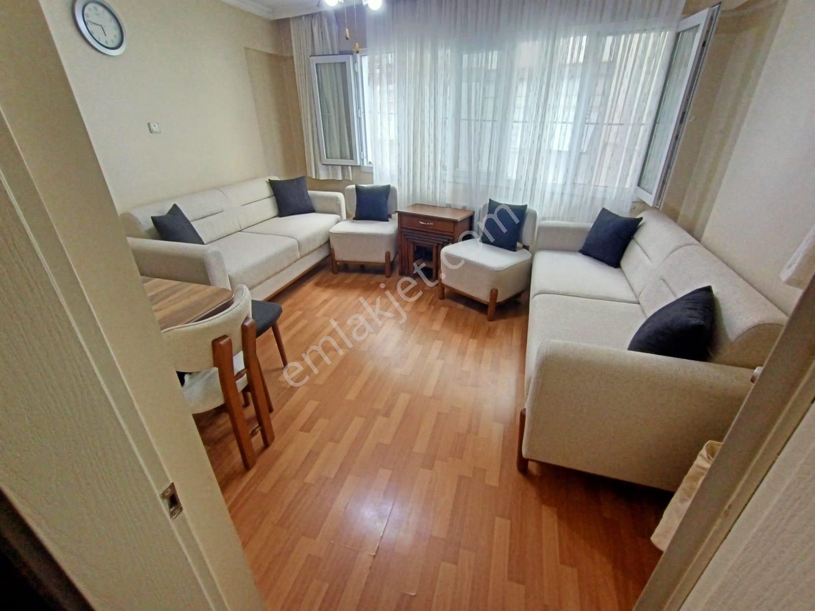 Acill Karabağlar Kazım Karabekir Mah.de Ulu Cami Civarı 3+1 105m2 Dgazlı Arakat Satılık Daire