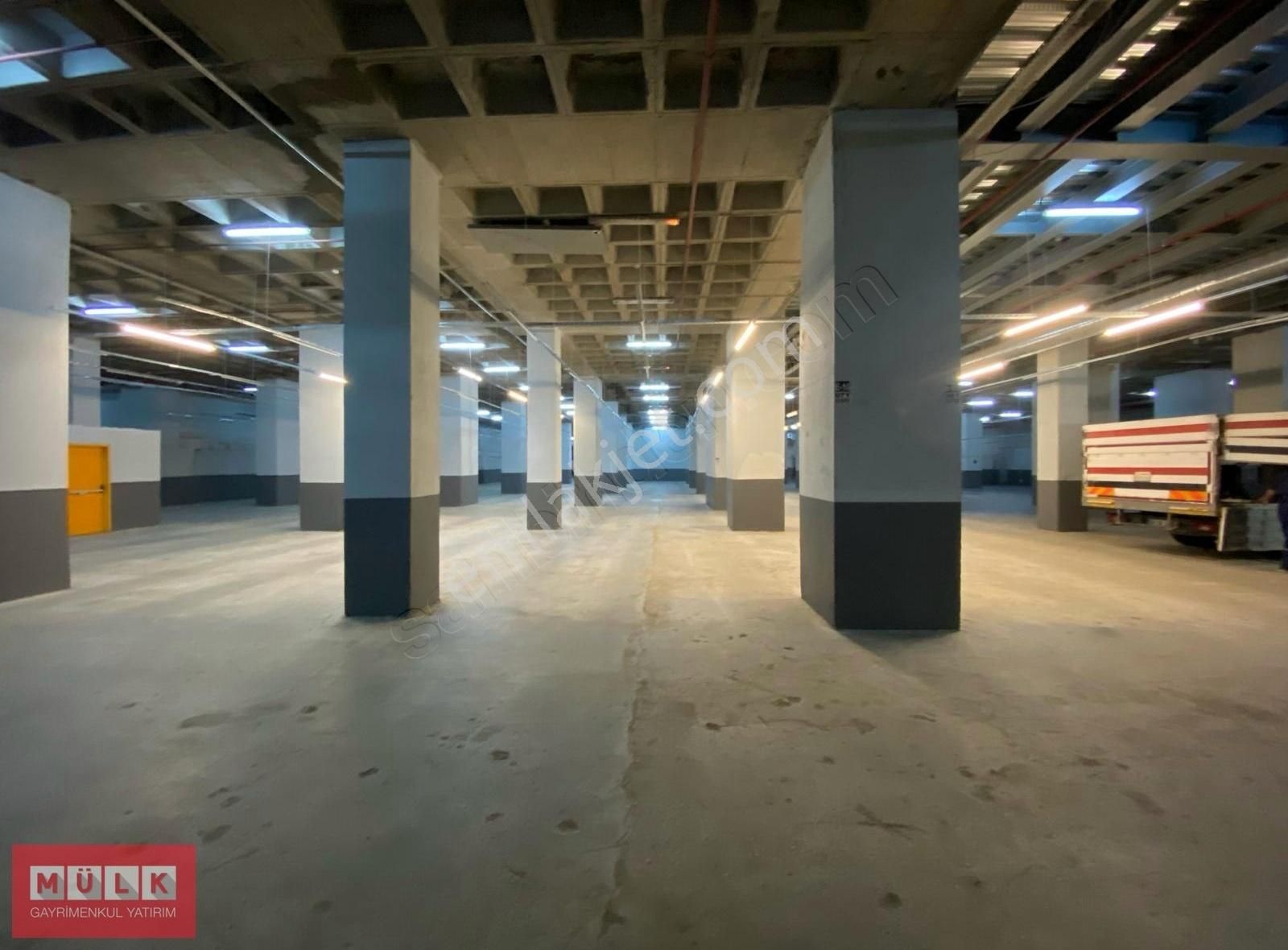 İkitelli'de Mülk Sahibin Den 4400 M² Depo/imalathane +kdv'li