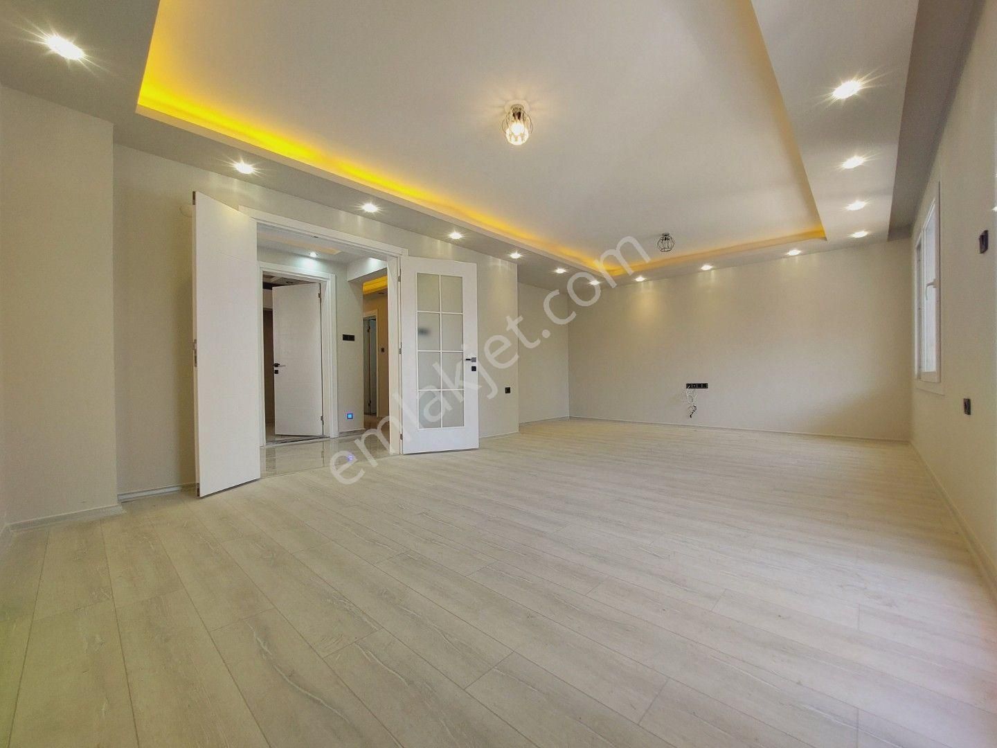 Didim'de Çok Çok Merkezi Konumda Satılık 1. Kat Ön Cephe Yapılı 2+1 Ayrı Mutfaklı Daire