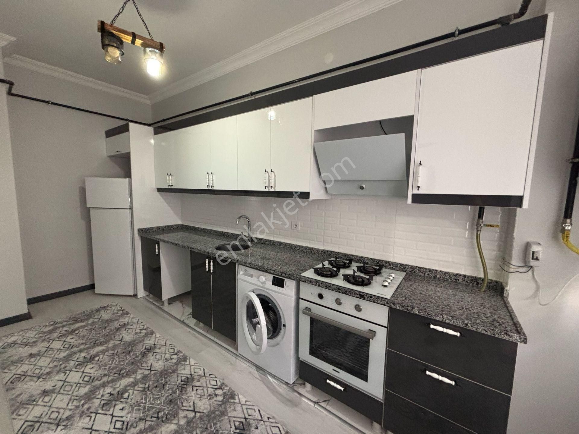 **eryıldız Gayrimenkul'den**gültepe Mah.okullar Bölgesinde Fuul Eşyalı 2+1 Daire