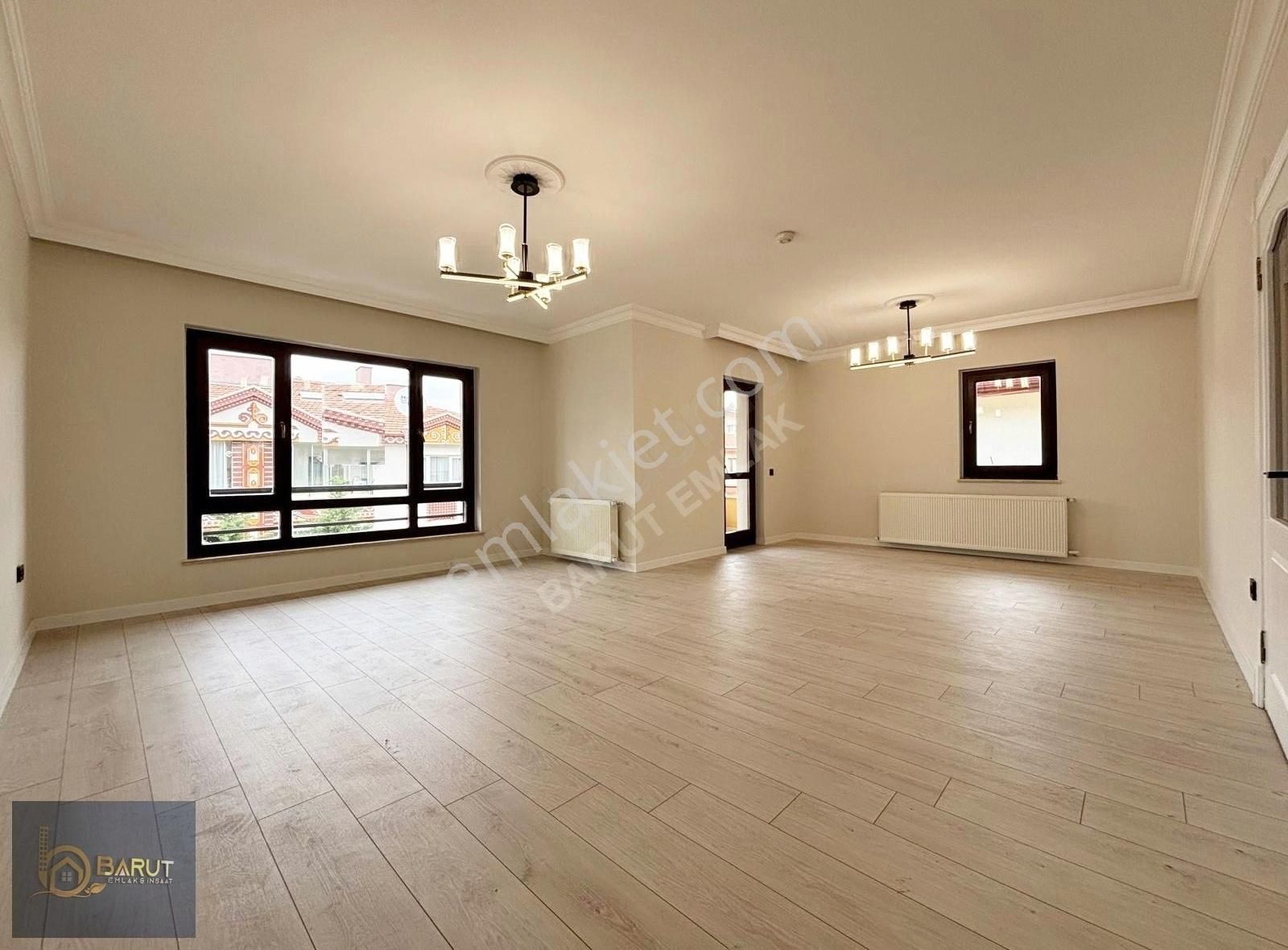 Barut Emlaktan 3 Cepheli Merkezde 125 M2 Yapılı 3+1 Daire 3. Kat