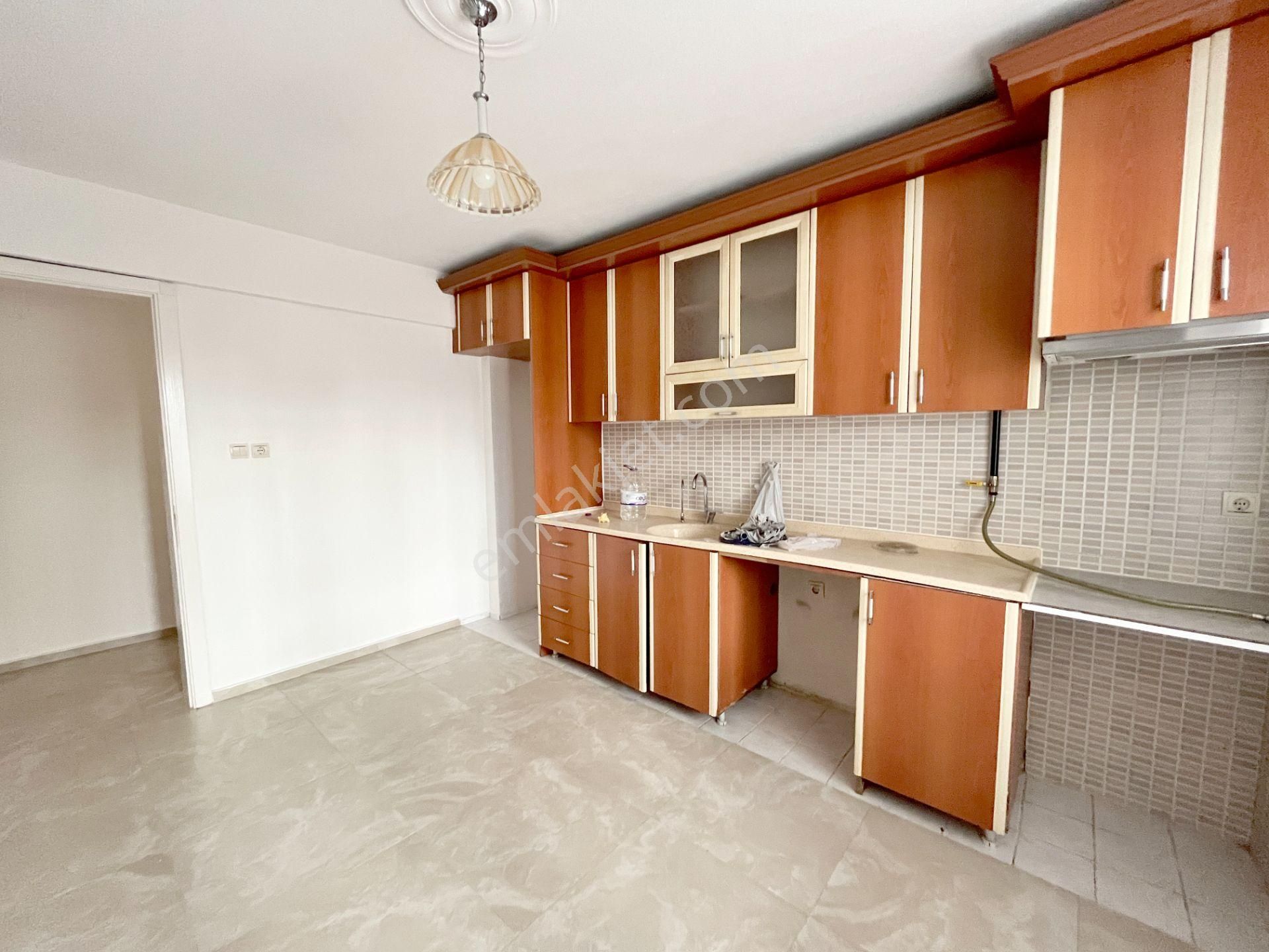 Menemen Asarlık'ta Doğalgazlı Kiralık 2+1 Daire