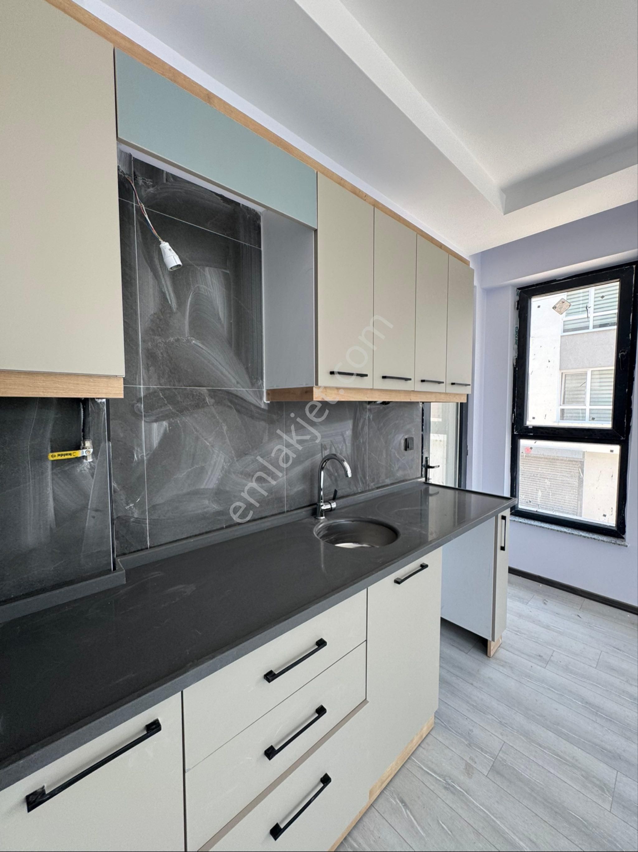 Conker İnşaat Emlak’tan Çamlıca Mahallesi Sıfır 1+1 Kiralık Apart