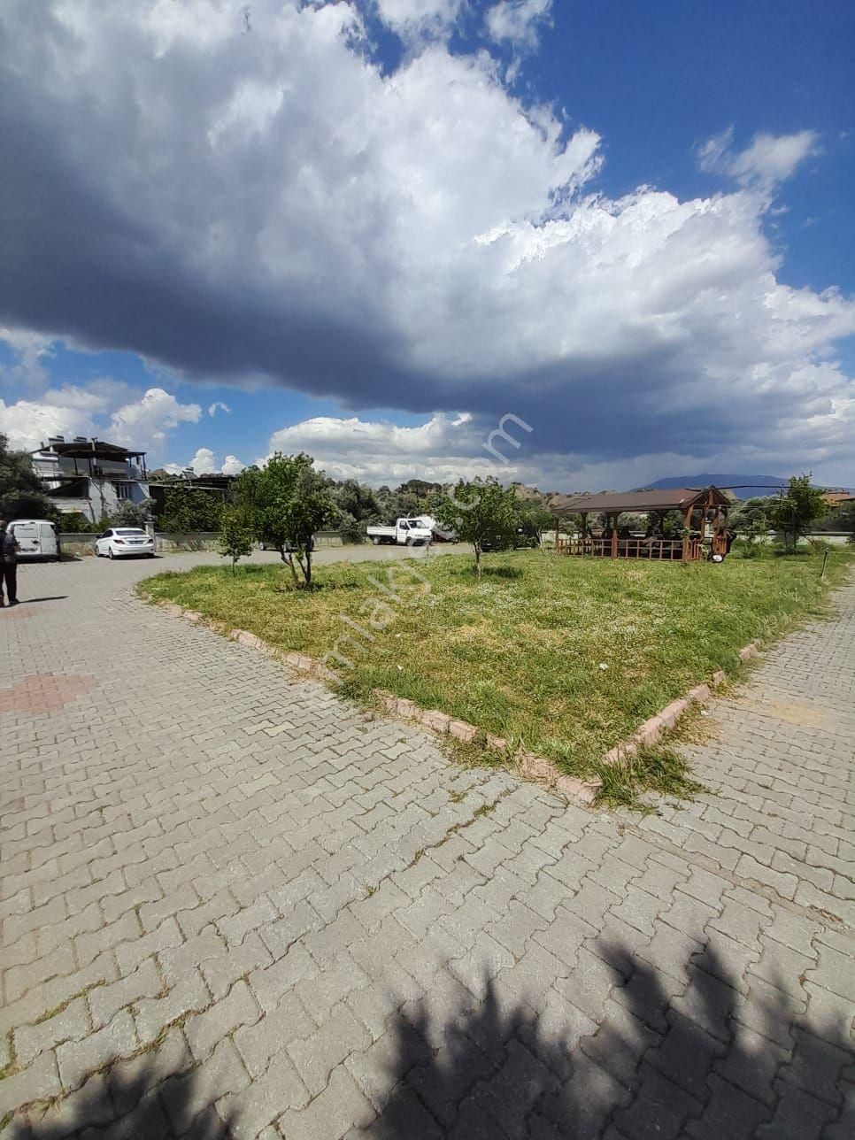Pınarbaşı Mahlesi 2+1 Ayrı Mutfak Ebveyin Banyolu Satılık Daire