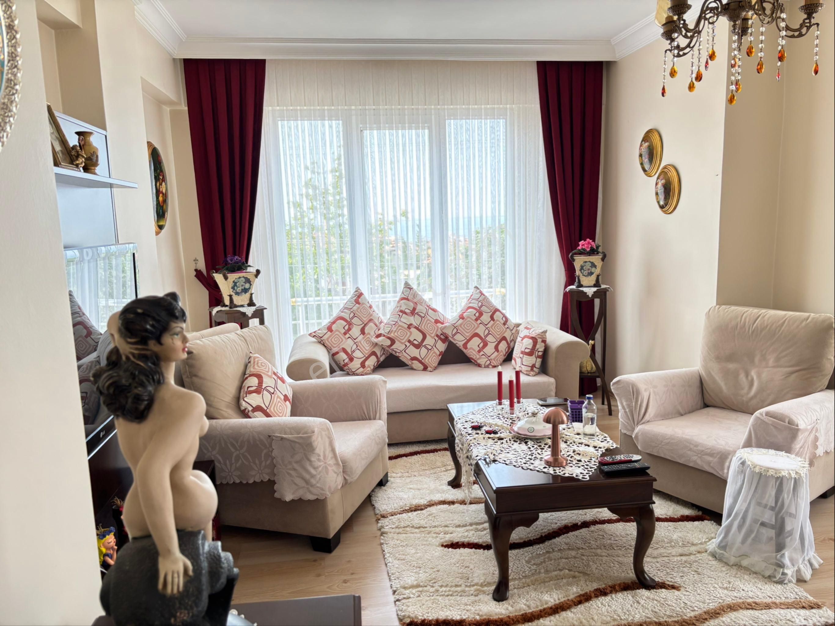 Çınarcık Merkezde Kiralık Eşyalı 2+1 Daire