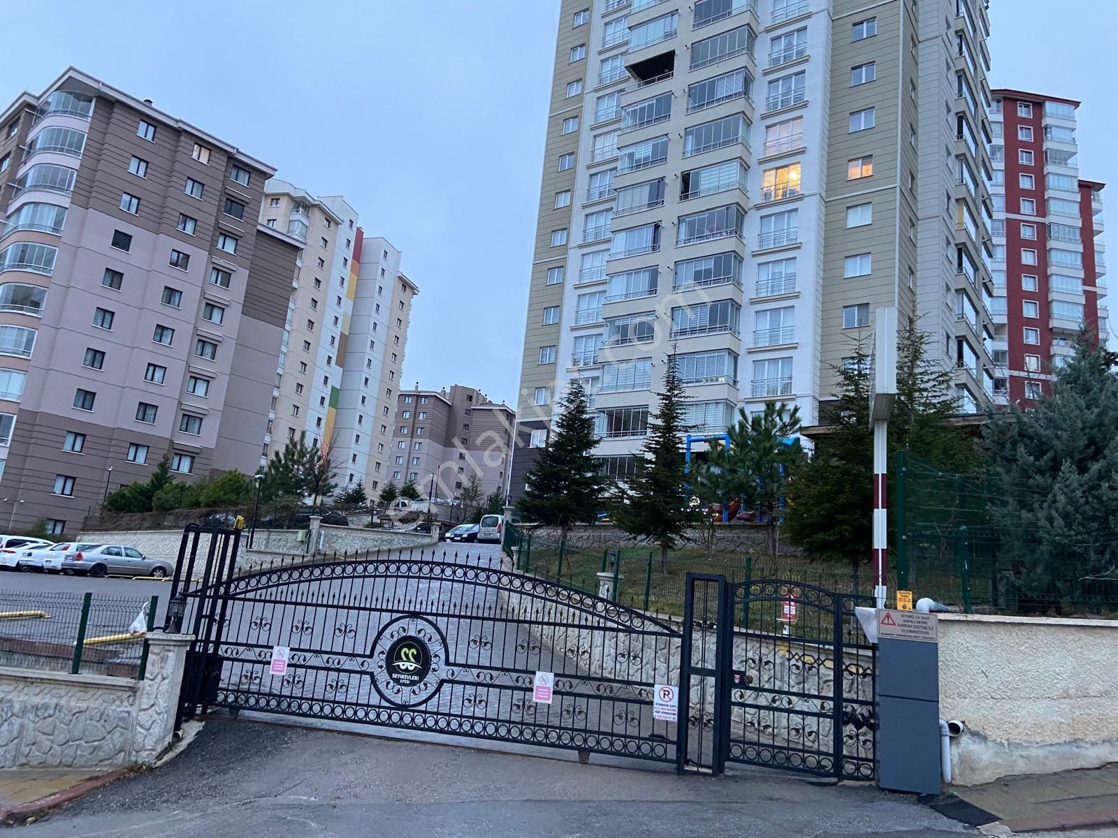 Yenimahalle Pamuklar'da Çift Balkonlu Lüks Satılık 3+1 Daire