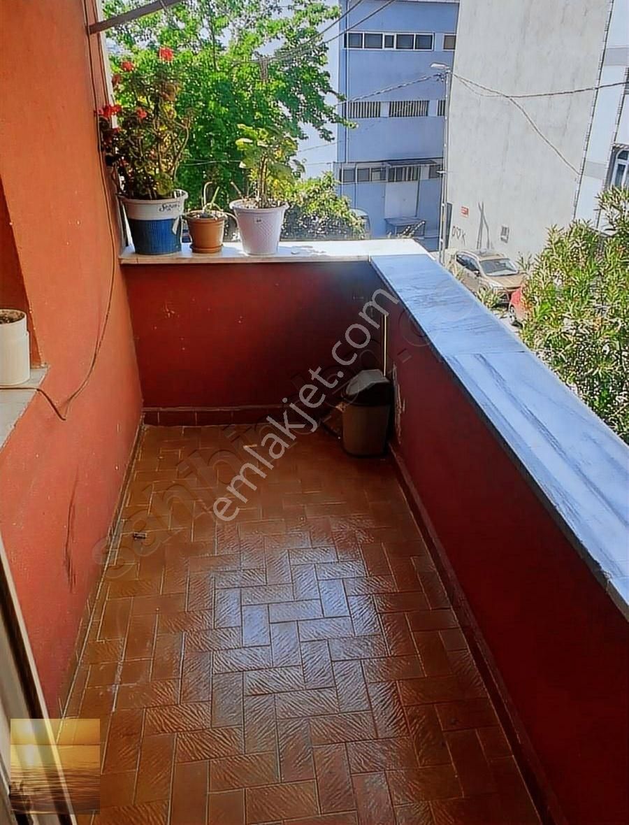 Merkezi Konumda Geniş Büyük Kiralık Daire