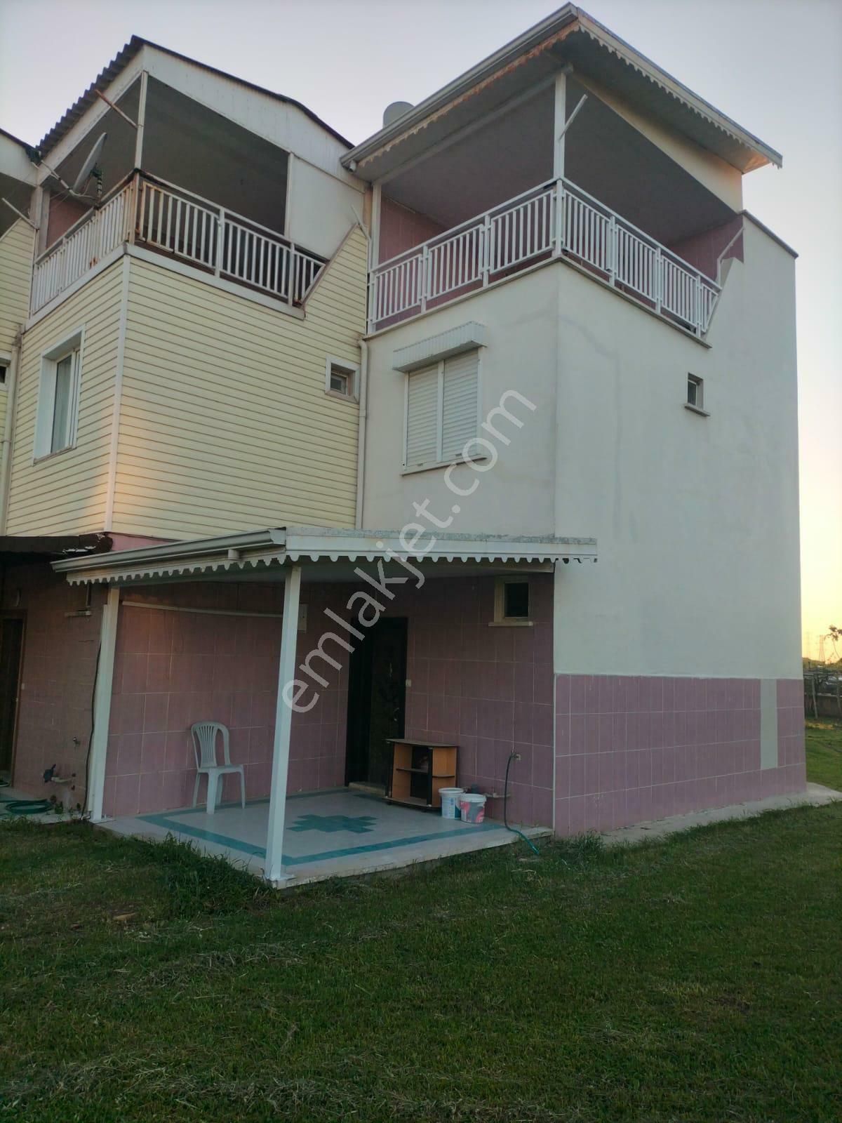Serik Boğazkentte Denize Yakın Havuzlu Site İçi Kiralık Eşyalı Villa