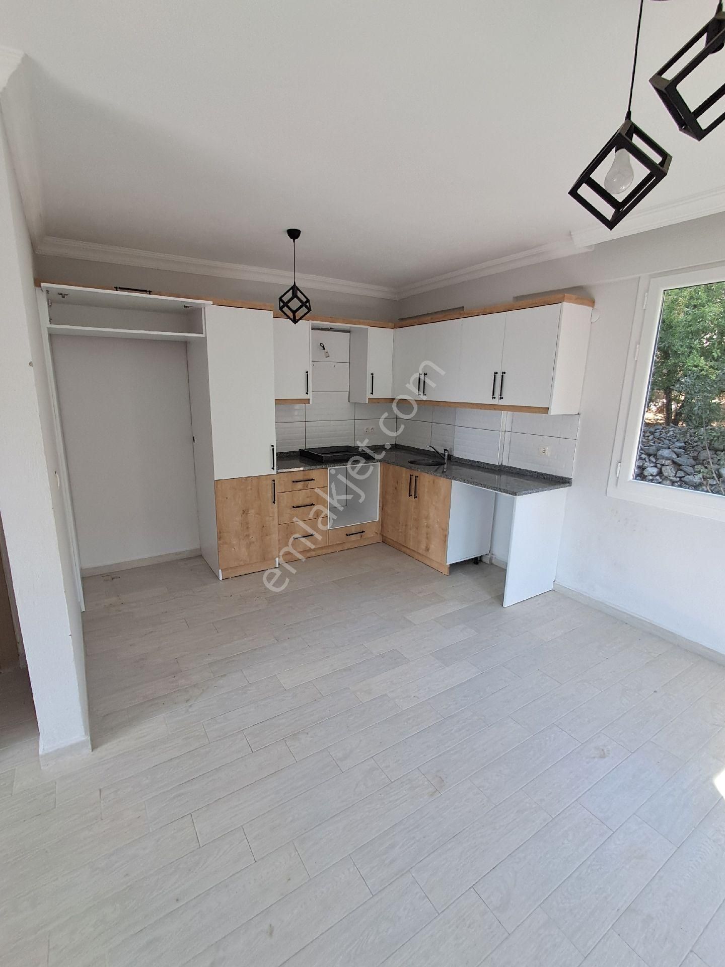 Fethiye Esenköy Bademlide Kiralik 2+1 Daıre 140m2