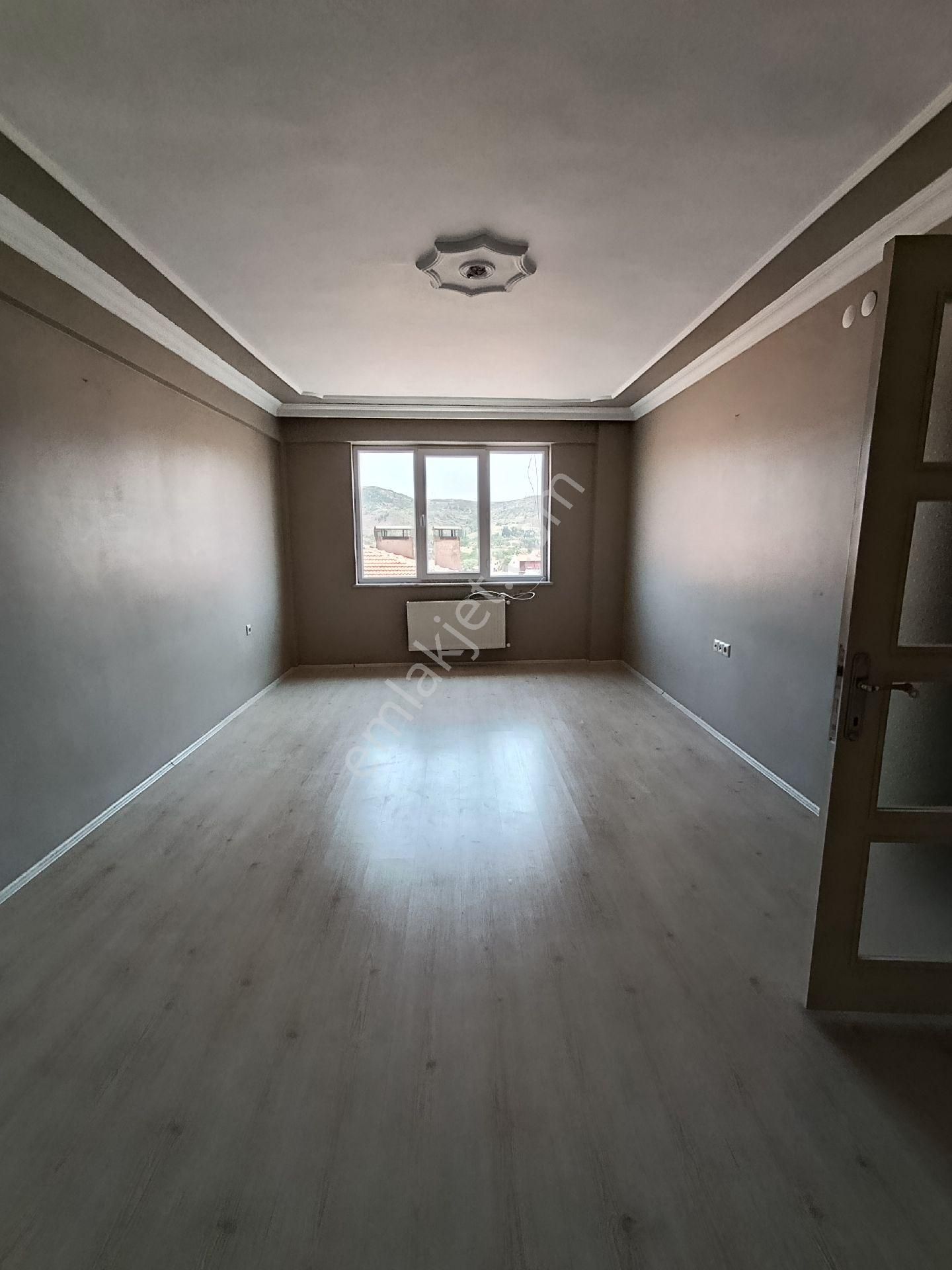 Orhangazi Mahallesinde Asansörlü Son Kat 2+1 Daire