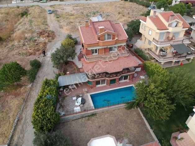 Cunda Dubleks Müstakil Havuzlu Korunaklı Villa