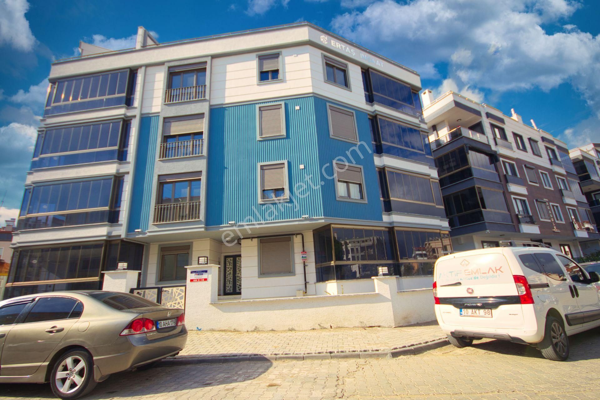 🔴🔴aktif'ten Akçay'da Satılık Hayatınızı Kolaylaştıracak Ebeveyn Banyolu Lüx 2+1 Daire