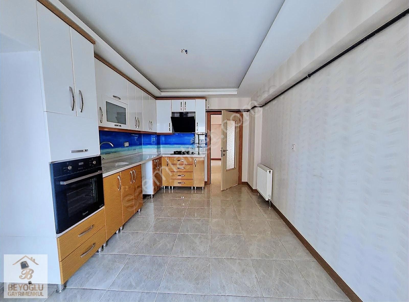 Beyoğlu'ndan Teras Balkonlu 5.kat Ara Kat Güney Cephe 3+1
