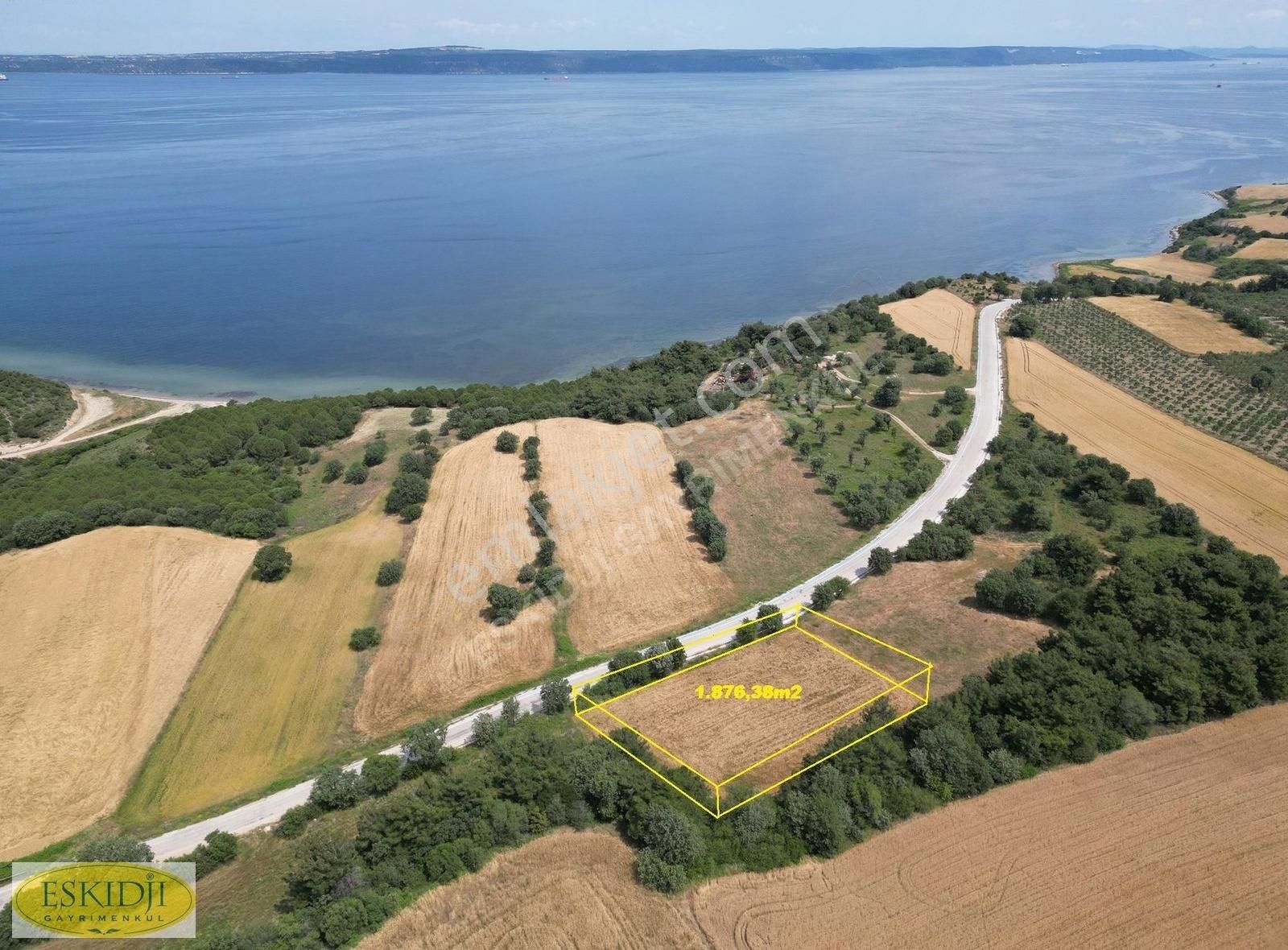Çanakkale Halileli Abide Ve Boğaz Manzaralı Yola Cepheli Tarla