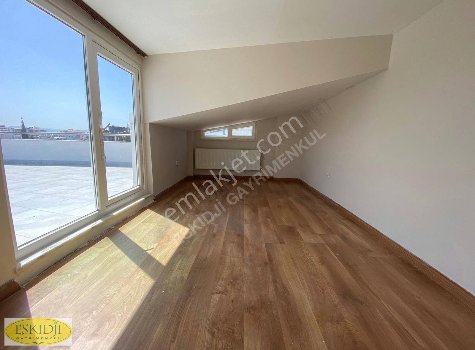 Panoramik Boğaz Ve Doğa Manzaralı 190m2- Teraslı Dublex Daire - Görsel 12