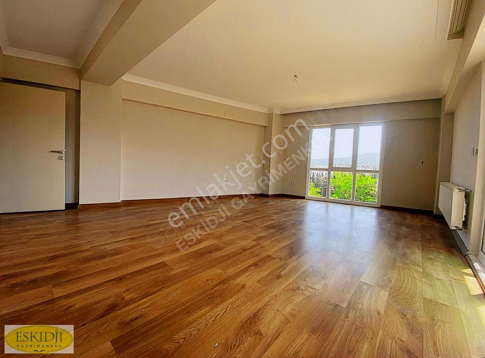 Panoramik Boğaz Ve Doğa Manzaralı 190m2- Teraslı Dublex Daire - Görsel 2