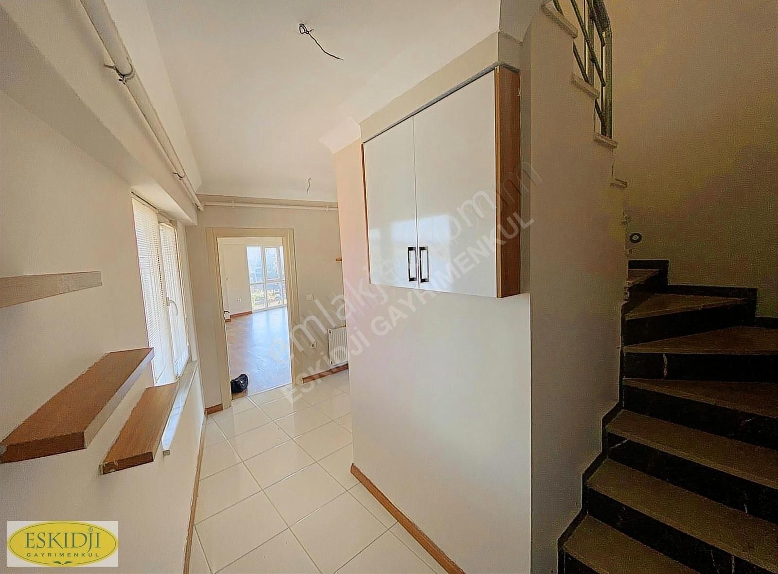 Panoramik Boğaz Ve Doğa Manzaralı 190m2- Teraslı Dublex Daire - Görsel 22