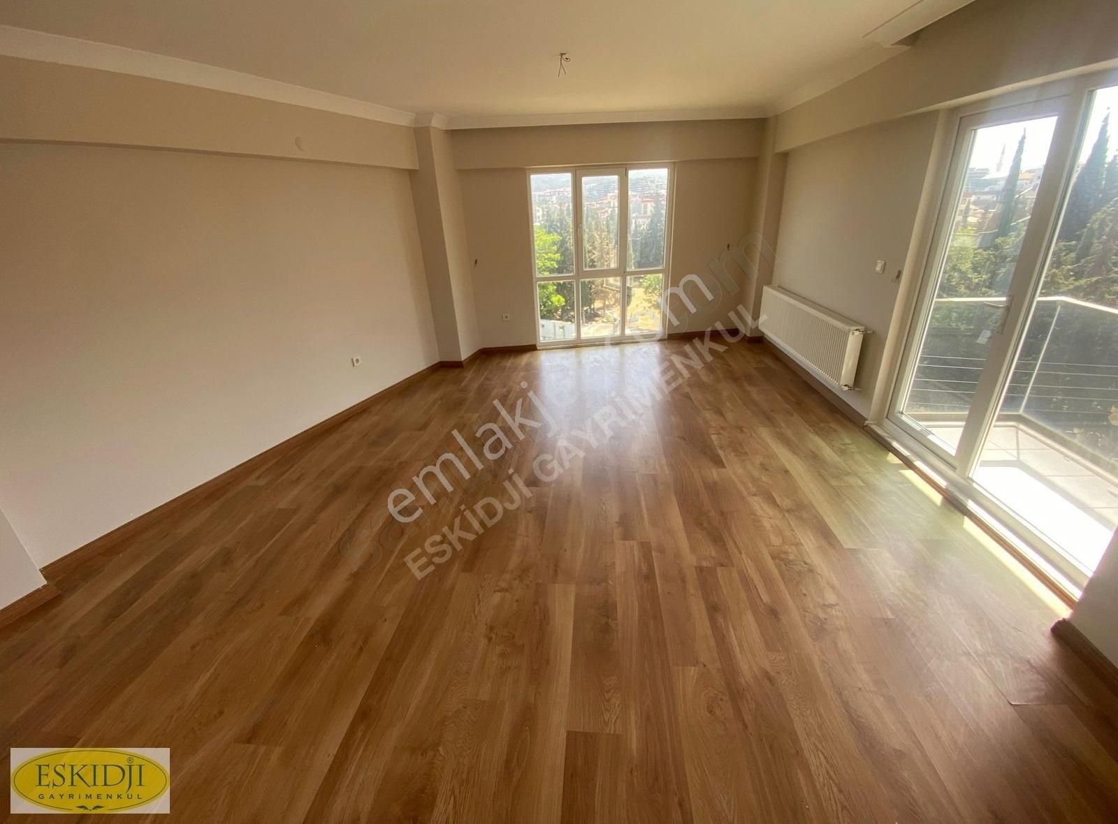 Panoramik Boğaz Ve Doğa Manzaralı 190m2- Teraslı Dublex Daire - Görsel 3