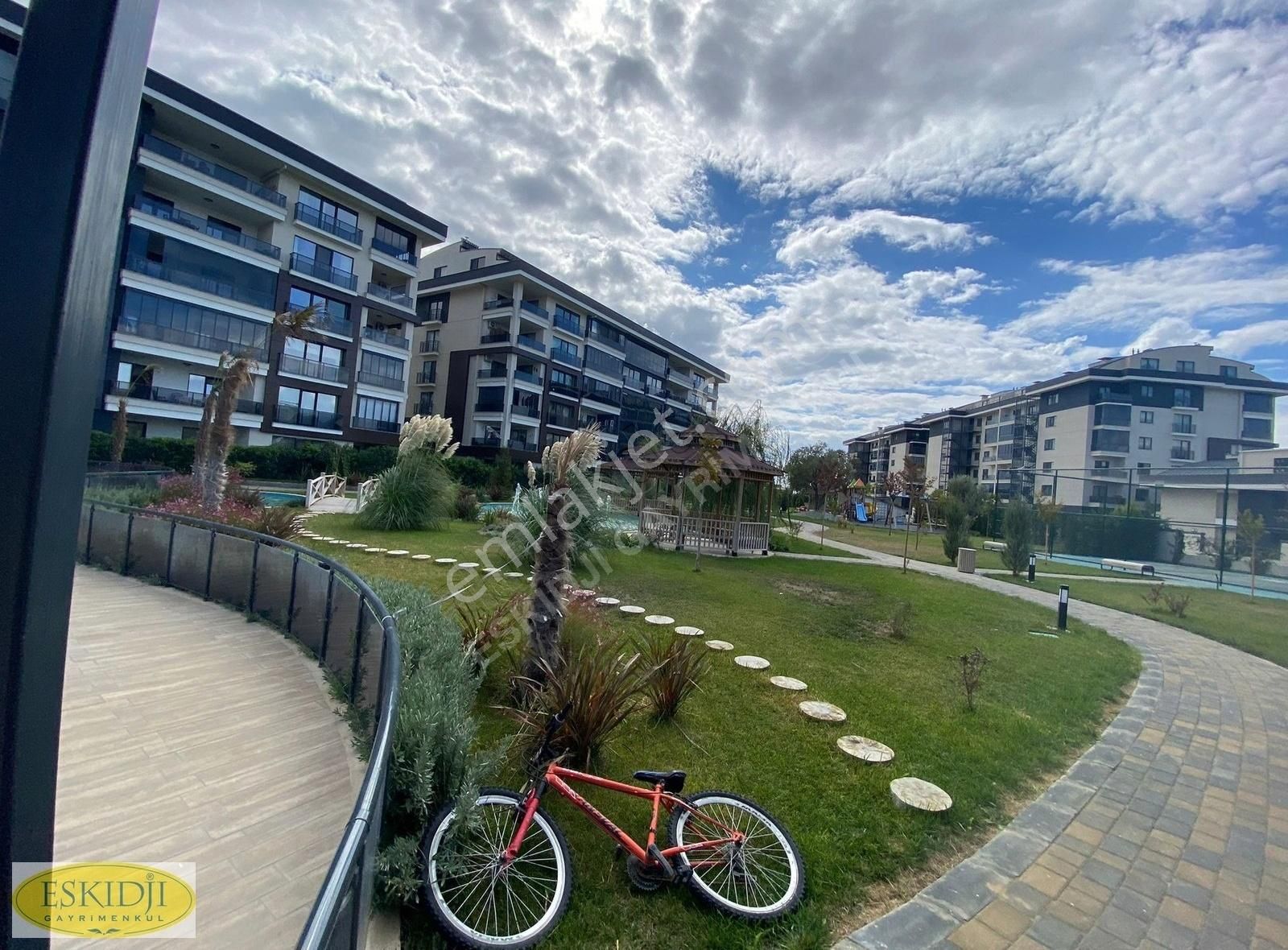 Çanakkale'nin En Prestijli Sitesinde, Bahçeli Ve Konforlu Yaşam