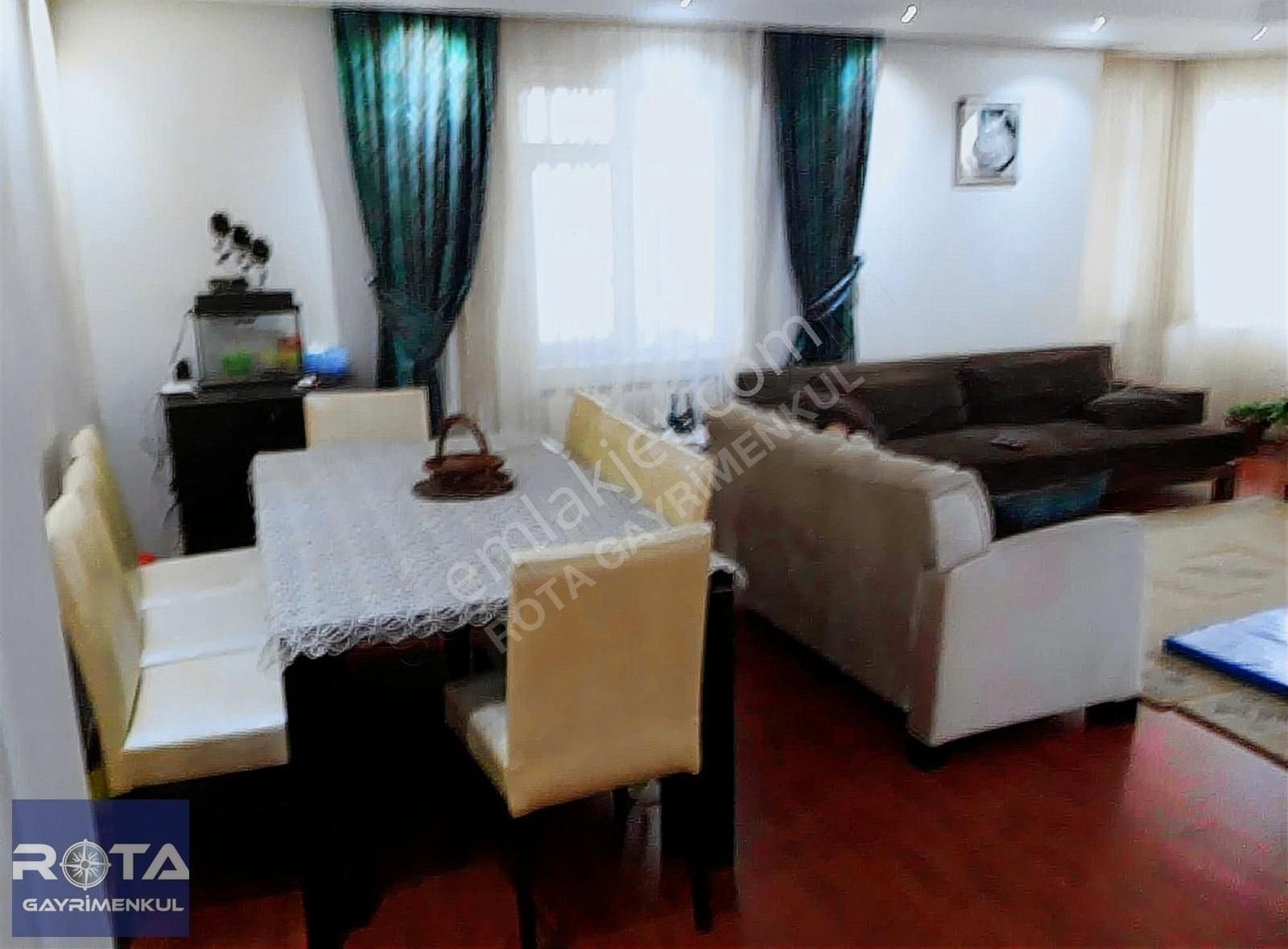 Büyülçekmece Fatih Mahallesinde Site İçinde 3+1 Satılık Daire