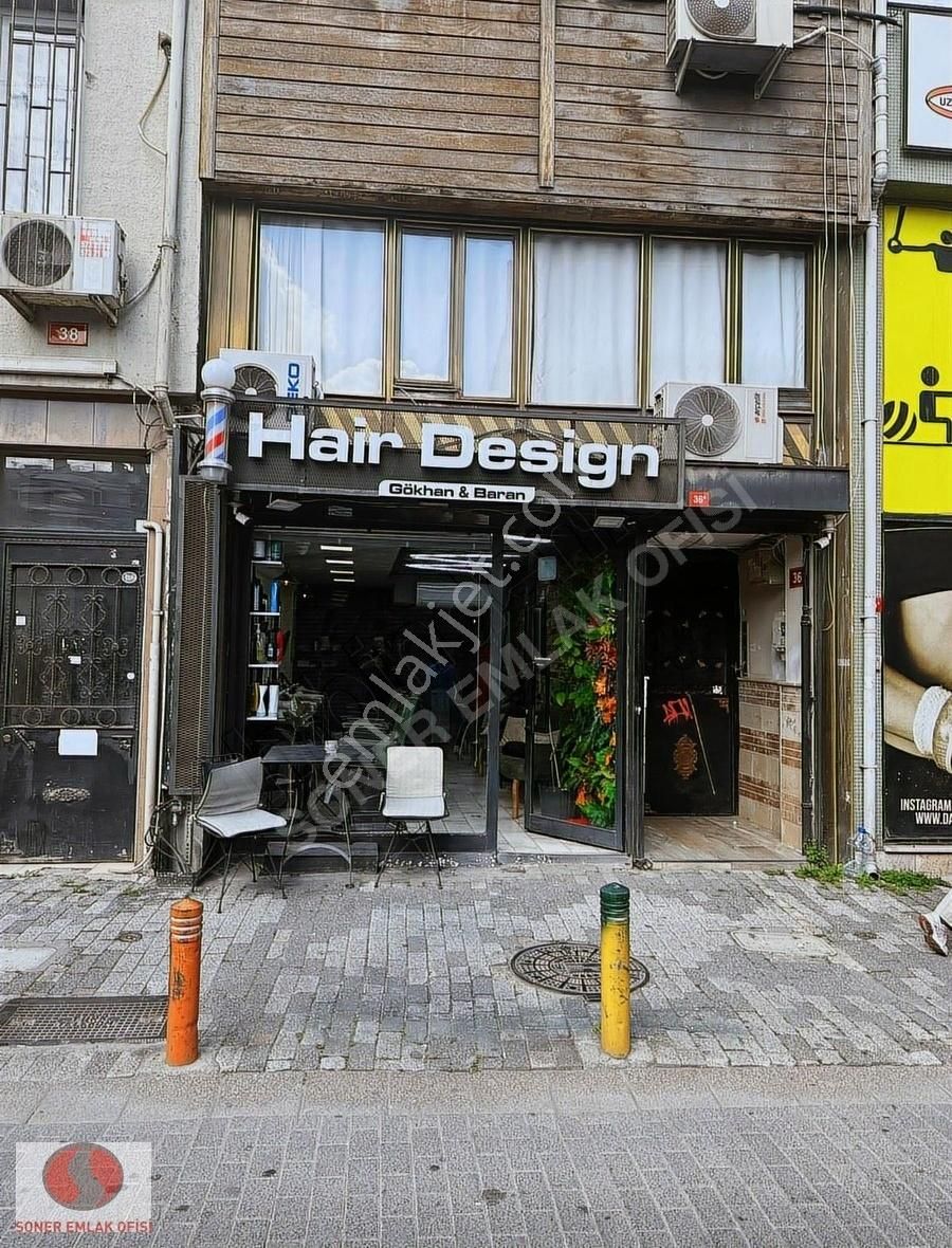 Kadıköy Altıyolda Hazır Çalışan Kuaför Salonu