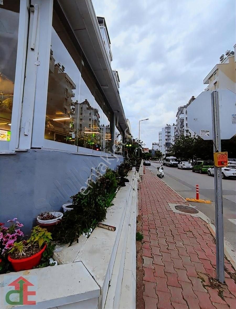 Denize 150 Mt.iki Katlı Restaurant/cafe