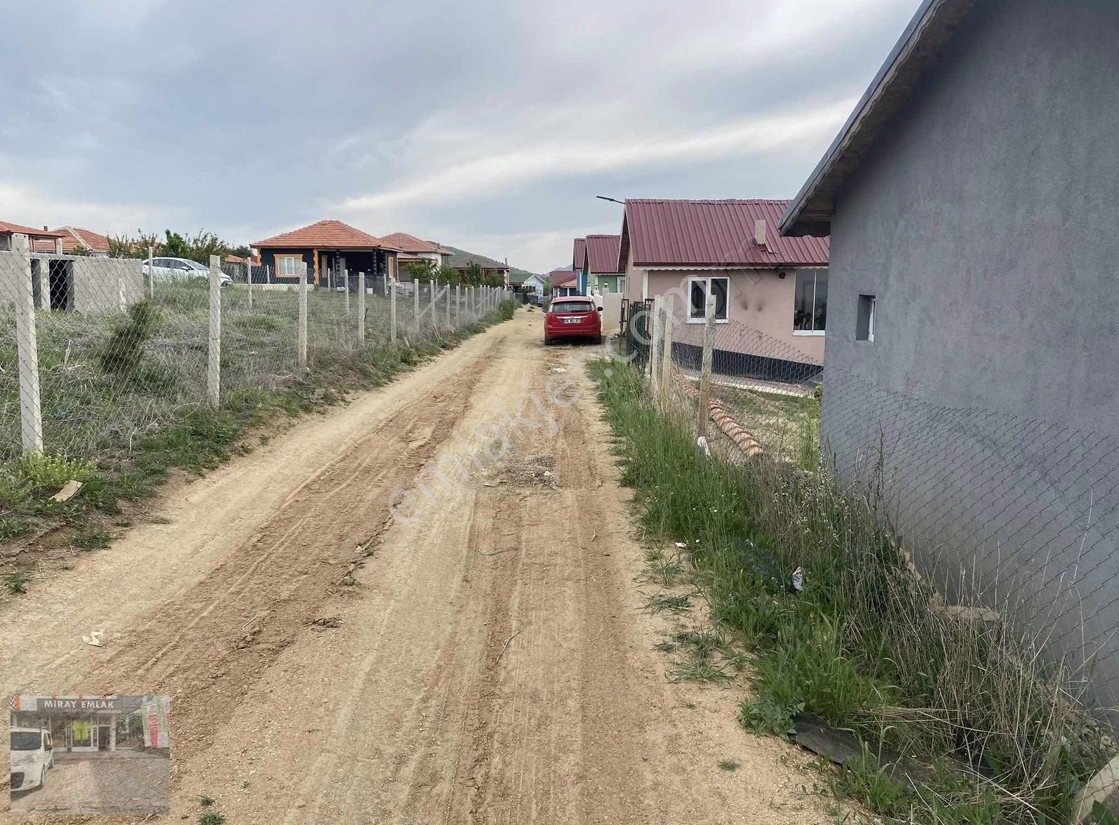 Tatlar Da Maliyetinin Altında Elektrik Sulu Evli Bahçe