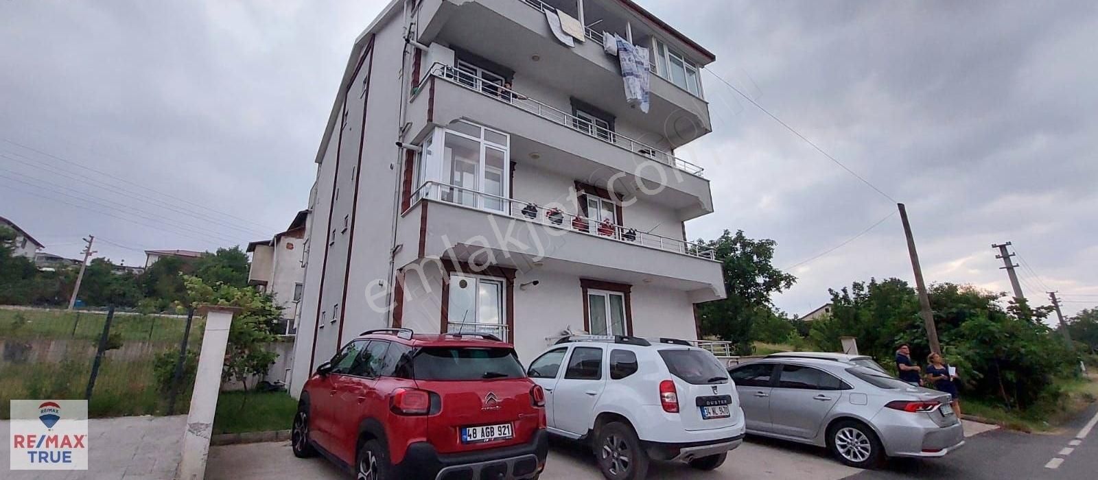 Başiskele Yeşilyurt Mahallesinde 2+1 Kiralık Çatı Dubleks
