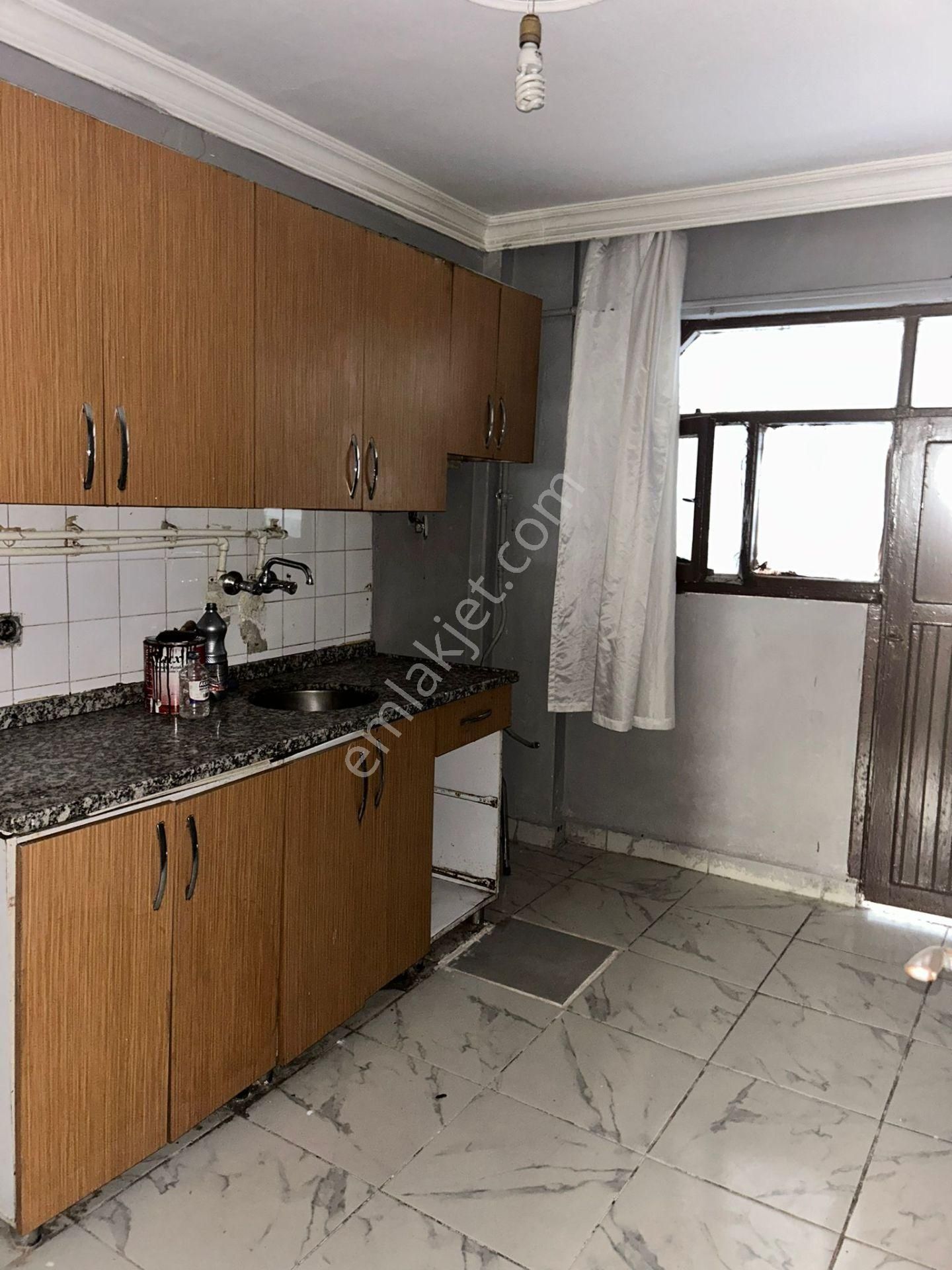 Telsiz'de Yarı Bodrum Kiralık Daire