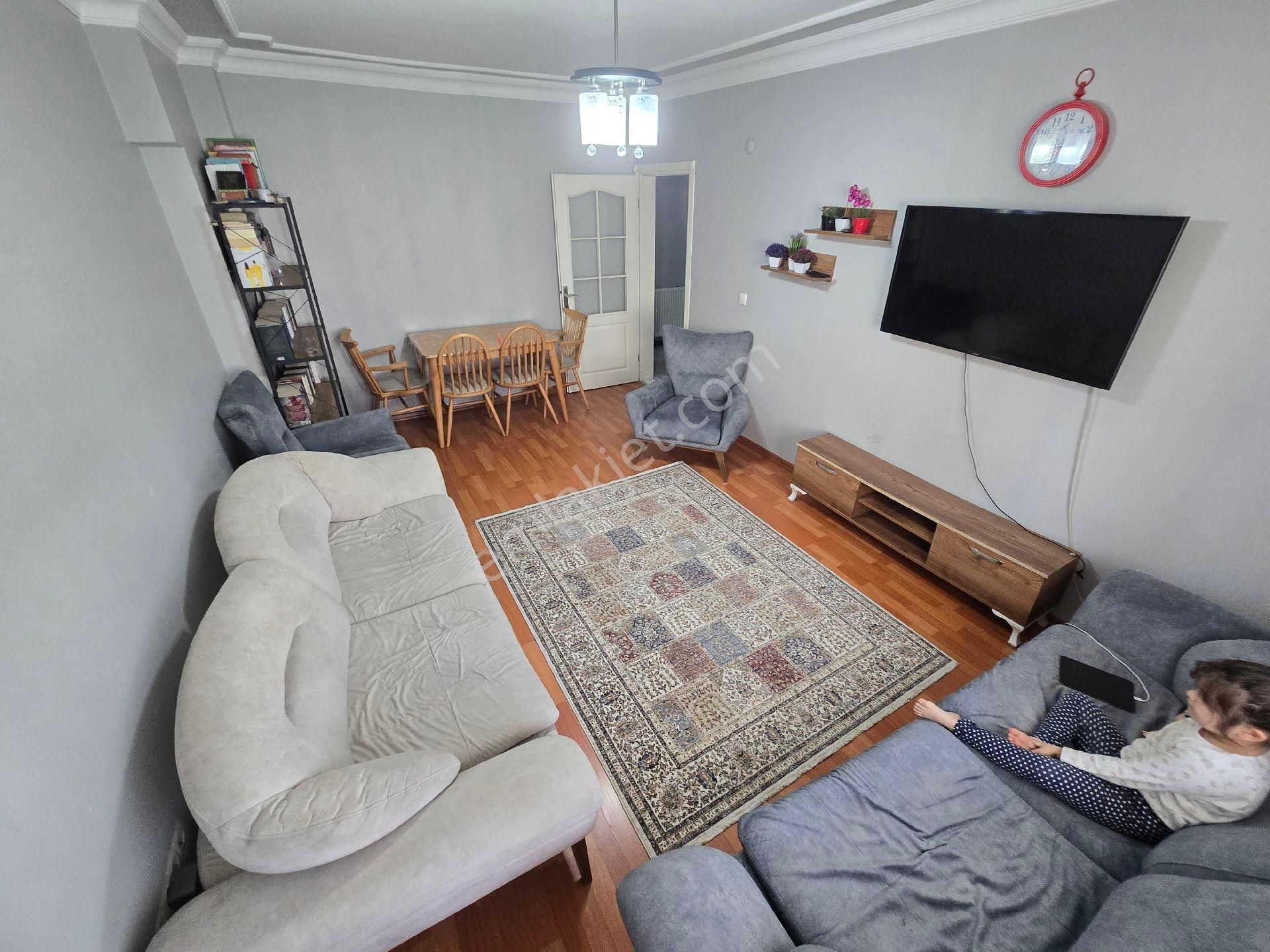 Pusula İnş.tan Cebeci Mah Cadeye Cok Yakın 110m2 3kat Daire