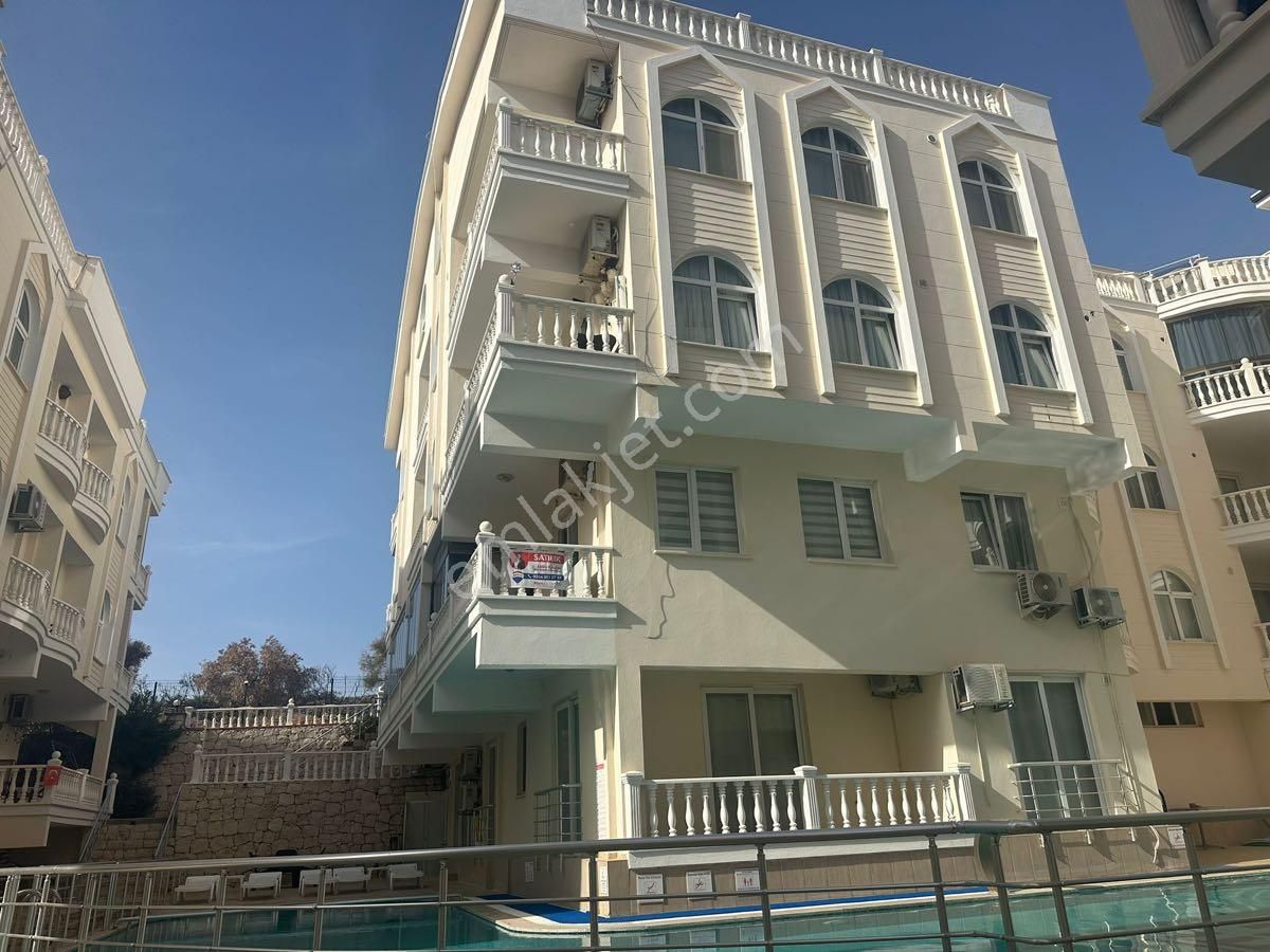 Didim Mersindere Mahallesinde Havuzlu Sitede Satılık Eşyalı 2+1 Daire