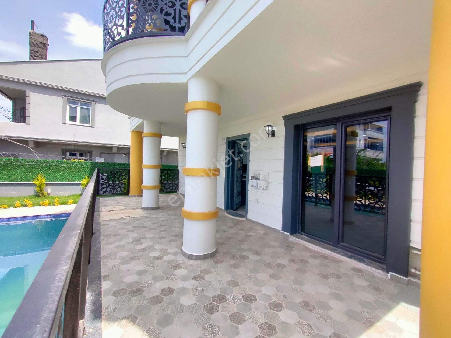 Yeniçiftlik Mh'de Büyük Havuzlu Lüks Villa - Görsel 3