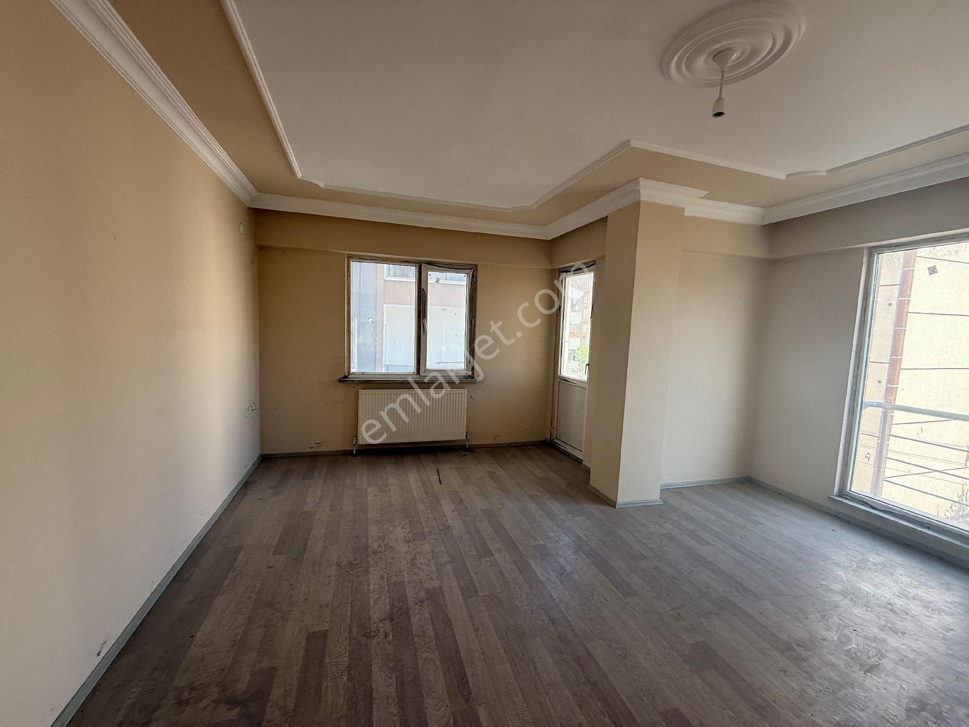 Tuşba Emlaktan Satılık Ara Kat İskanlı Daire