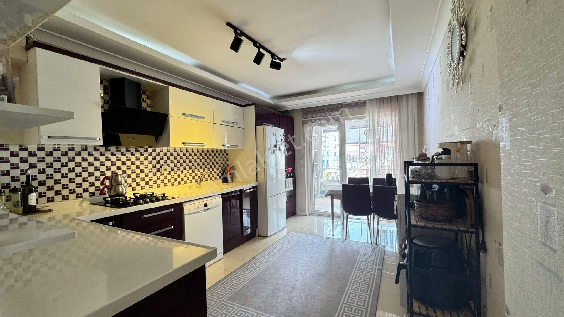Kalecik Emlak Tan 4+1 Asansörlü Merkezde Site Dairesi