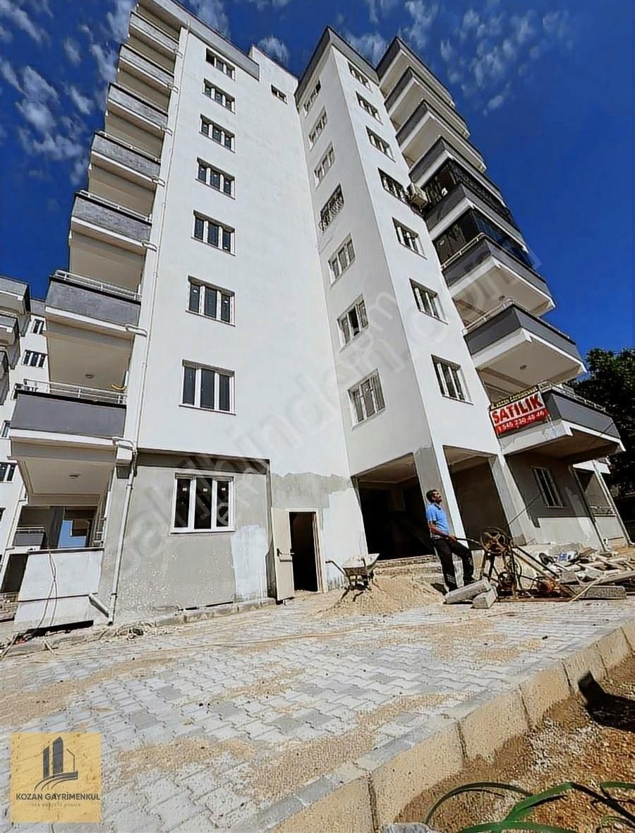 Kozan Gayrimenkulden Ak Cami Yanında Sıfır Geniş 3+1