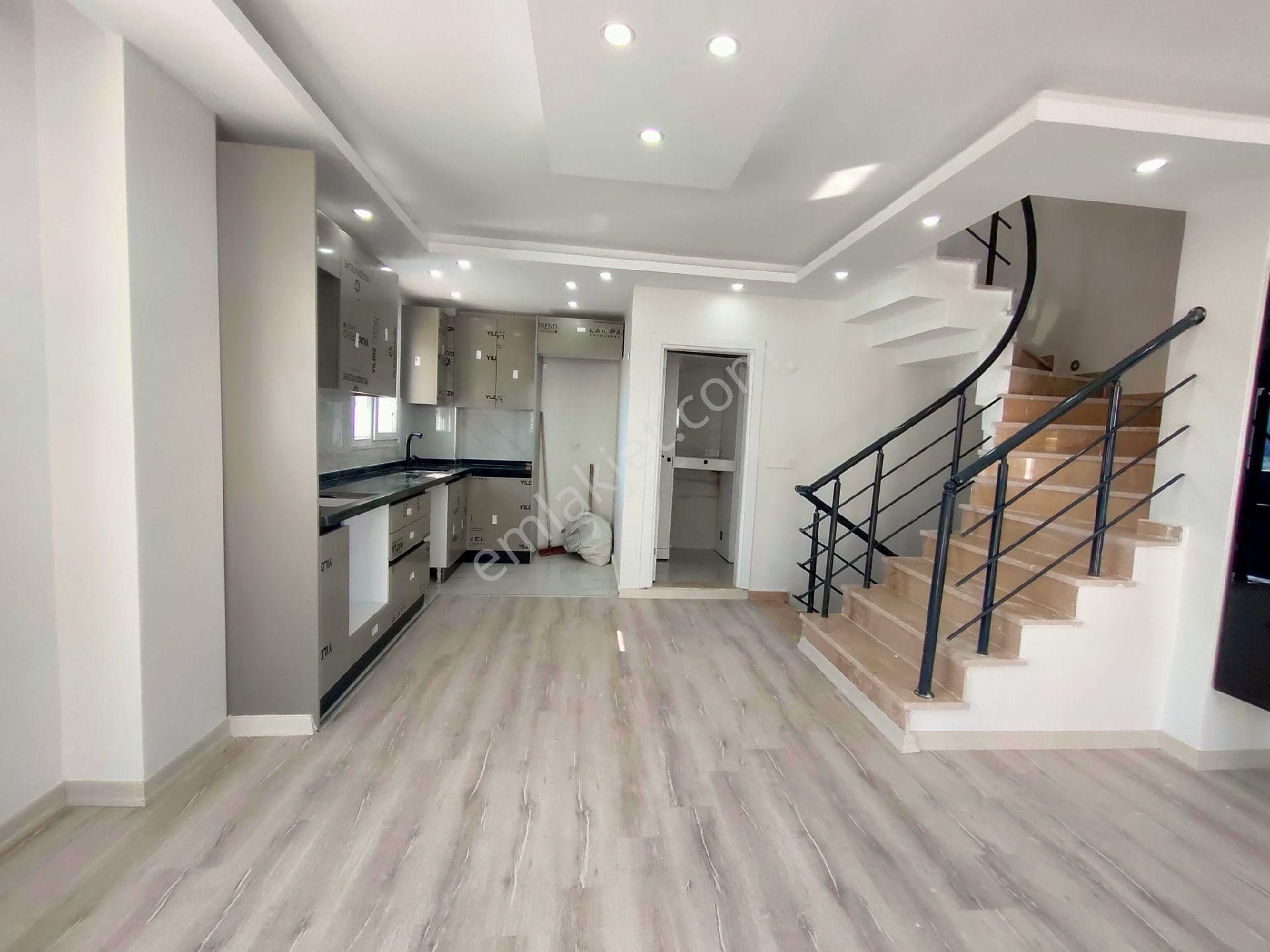 M.ereğlisi Dereağzı Mah. Satılık Lüks Villa Deniz Manzaralı - Görsel 3