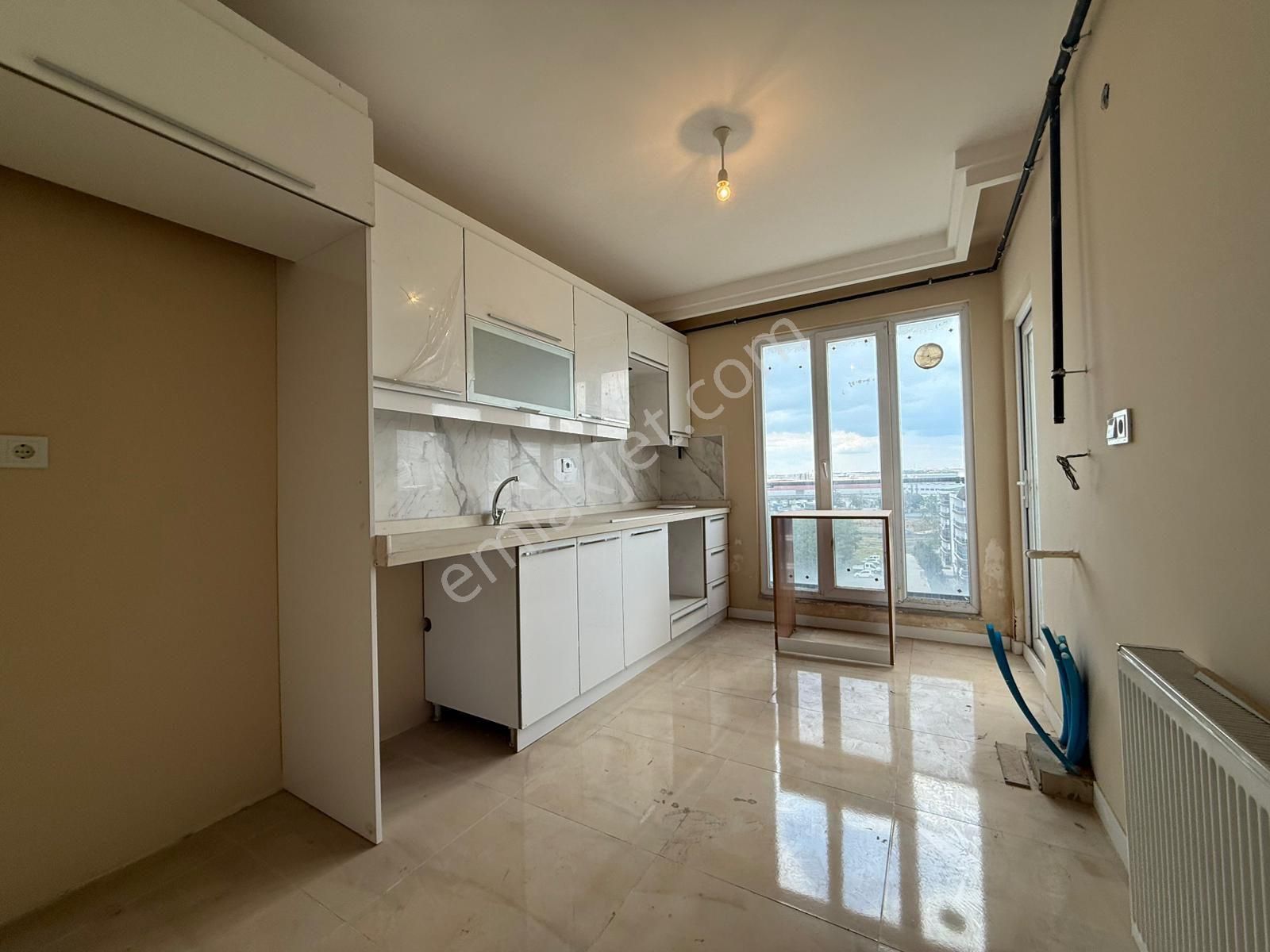 Tuşba Emlaktan Satılık Lüks Ebeveyn Banyolu 2+1 Daire
