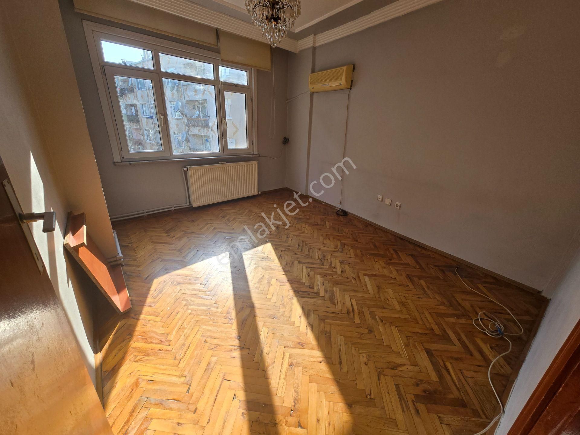 Deluxe 26 'dan Merkeze Yakın Balkonlu 2+1 70 M2 Fırsat Daire