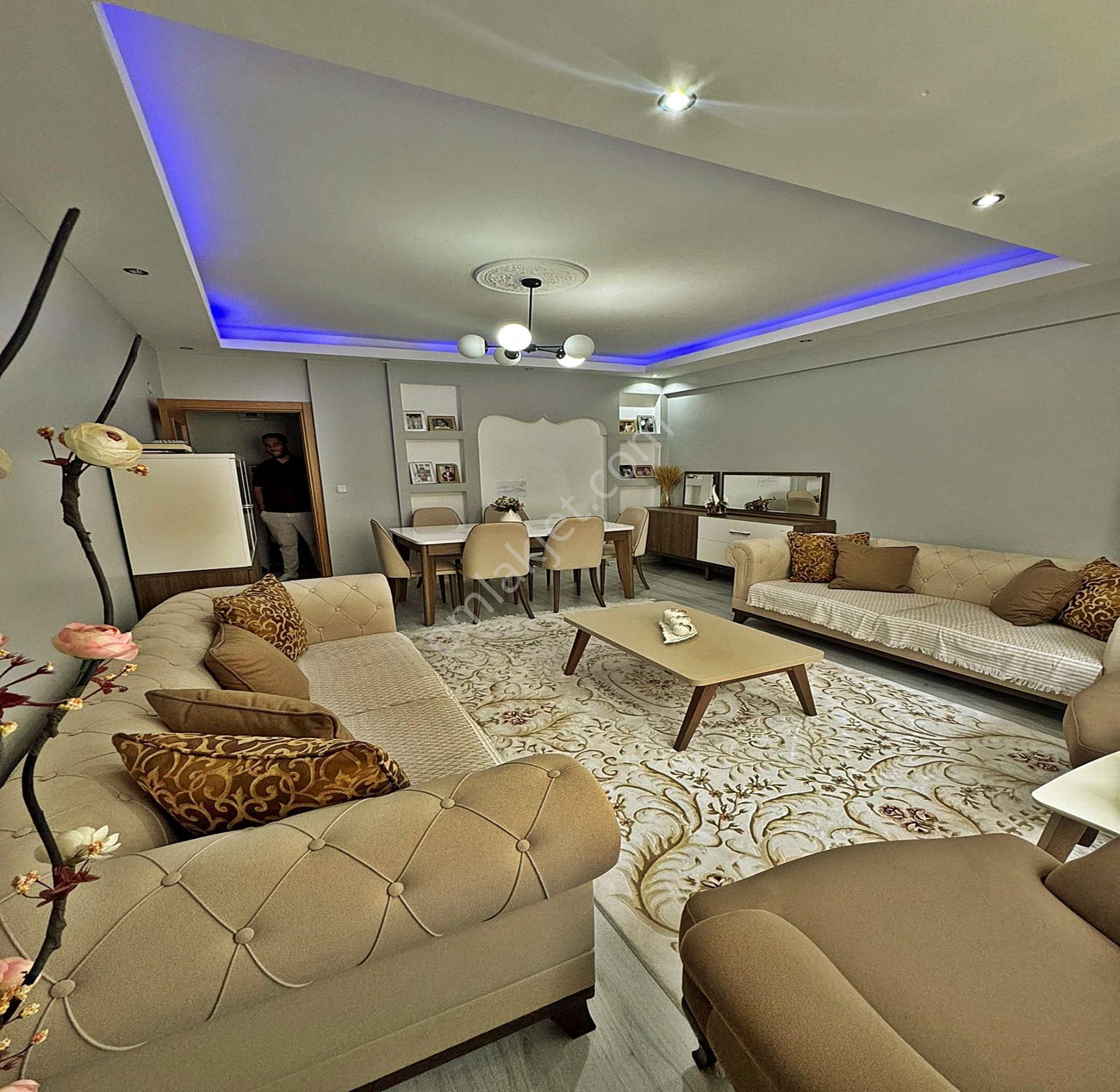Evebeyin Banyolu 3+1 Cadde Üstü Tek Daire Üzeri
