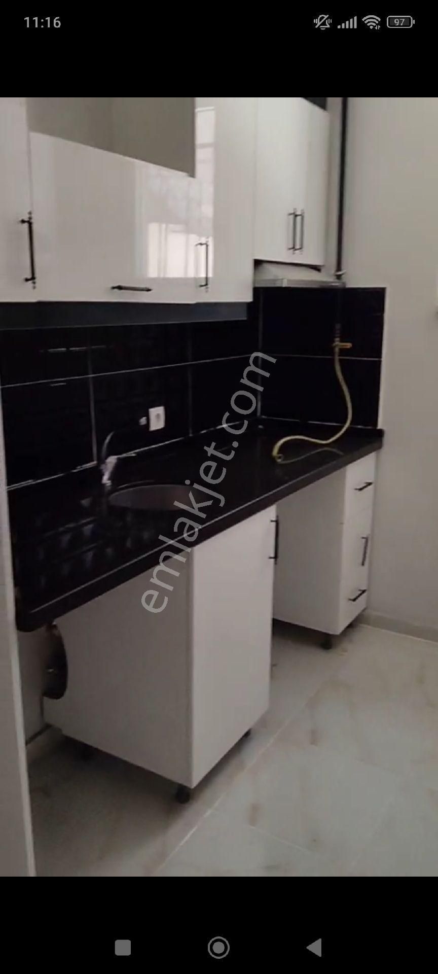Nadir Emlaktan Kiralık 1+1 Bahçe Katı