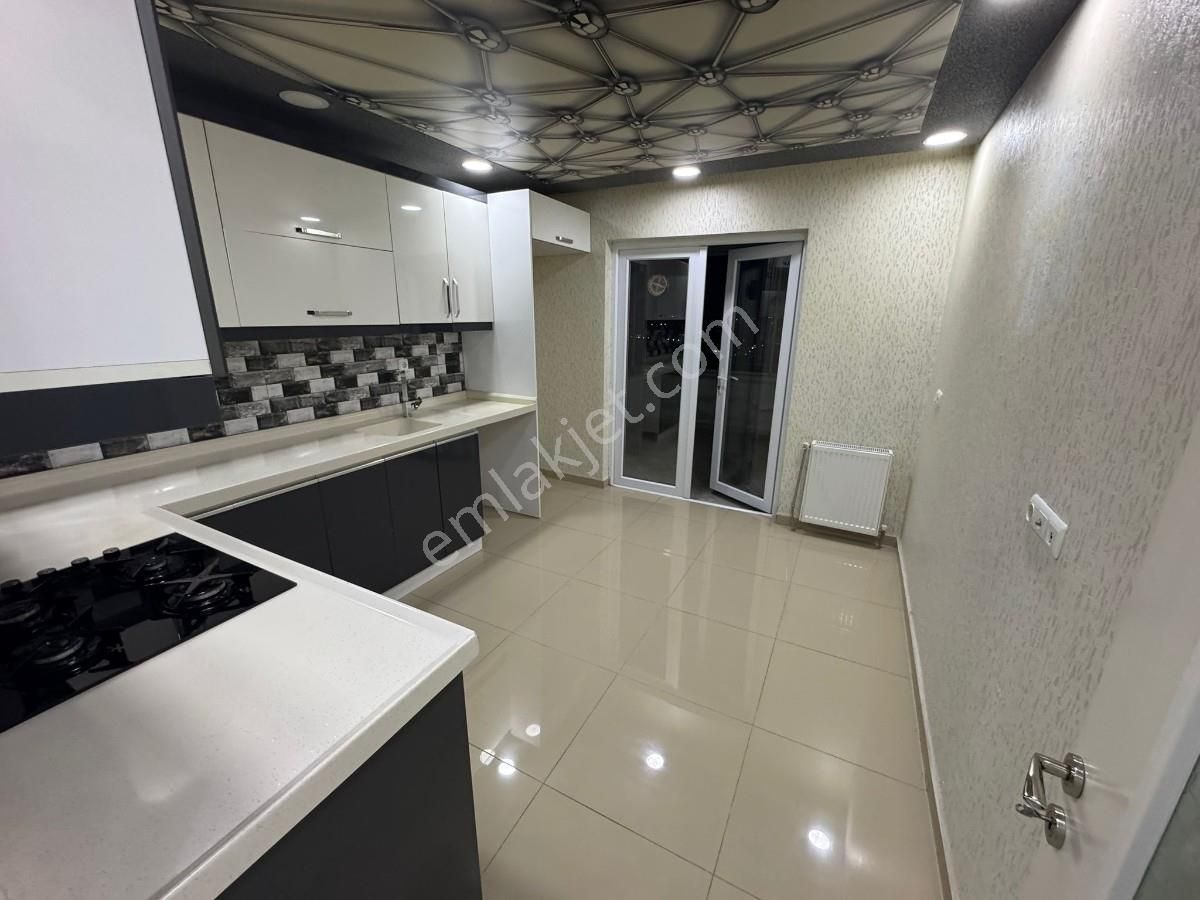 Fatih Gökçek Mh 3+1 Full Yapı E.banyolu Manzaralı Site İçi Daire